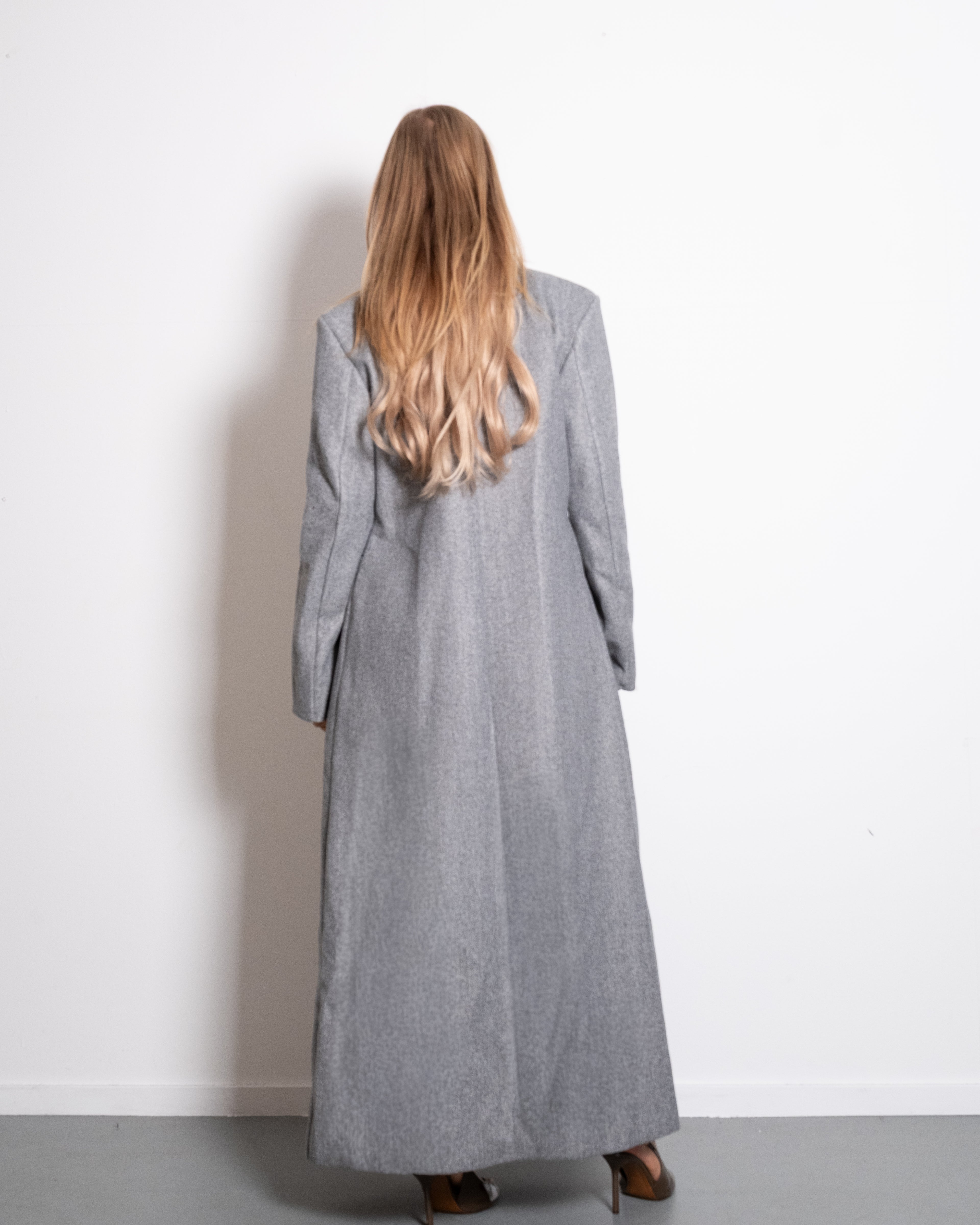LONG COAT WITH FRONT SEAM GREY