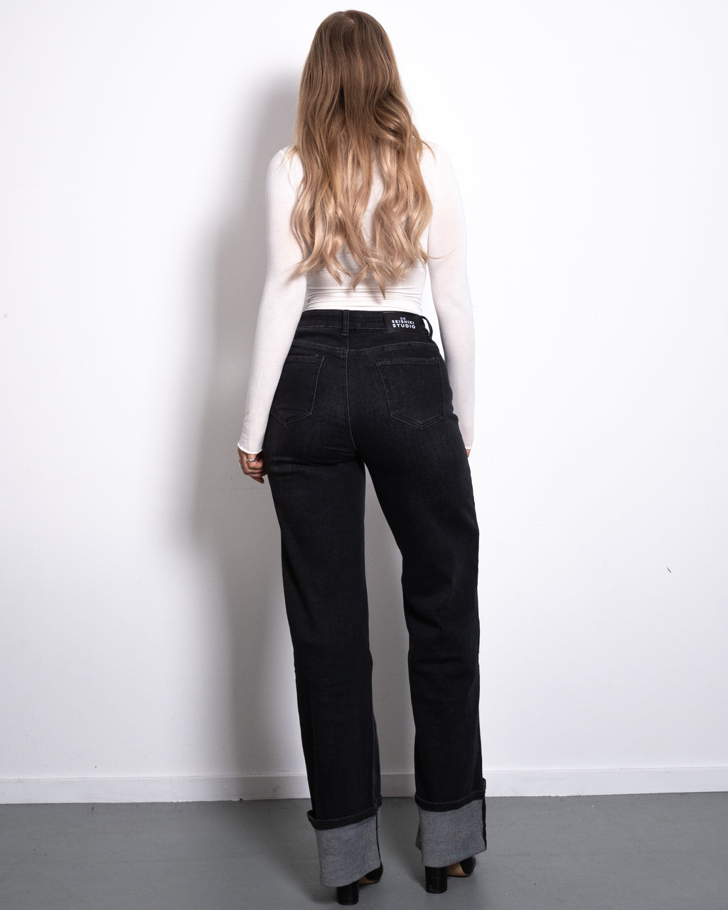 BLACK WIDE LEG JEANS WITH FOLDED BOTTOM - IL 74CM