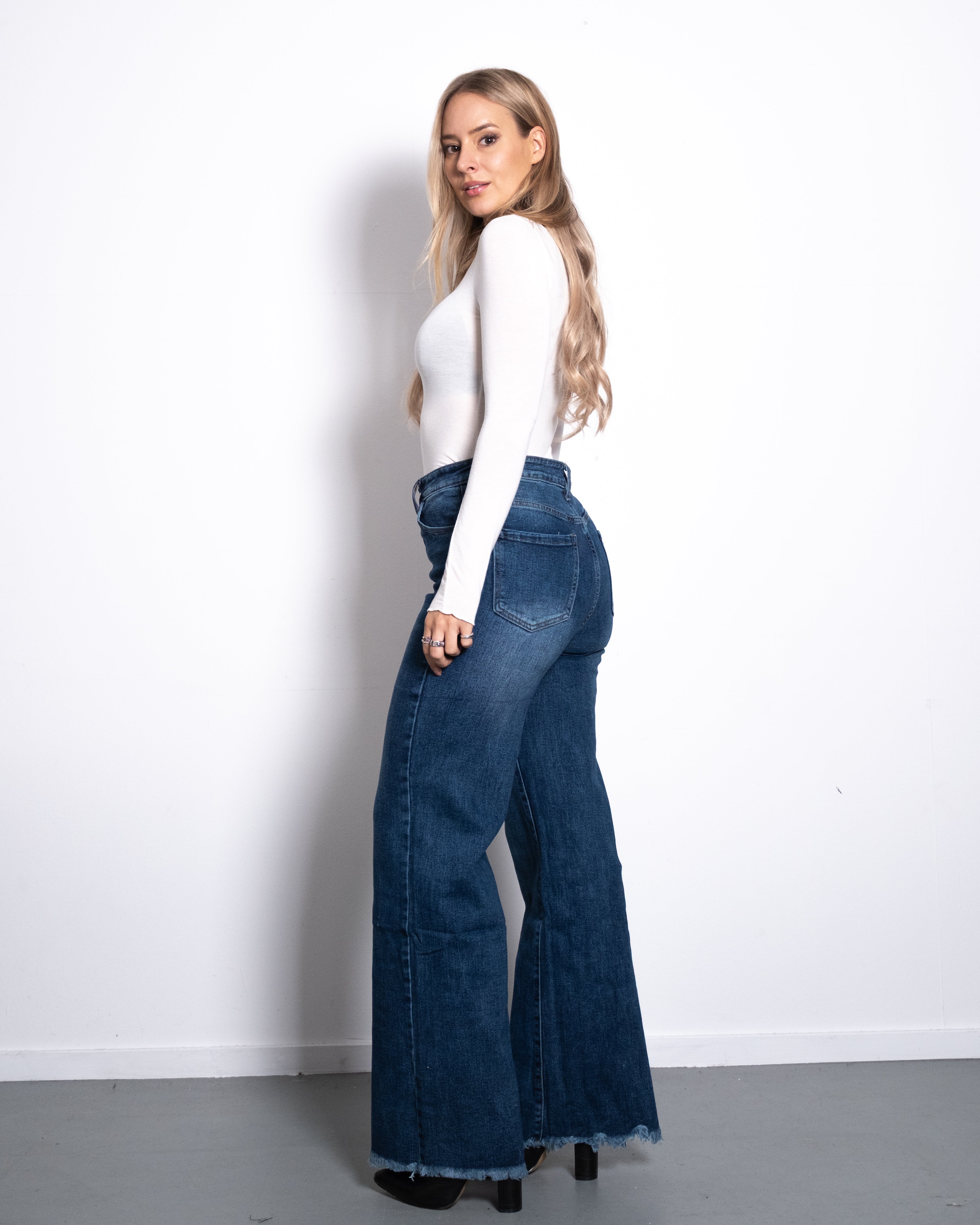 WIDE LEG JEANS WITH FRAYED HEM DARK BLUE