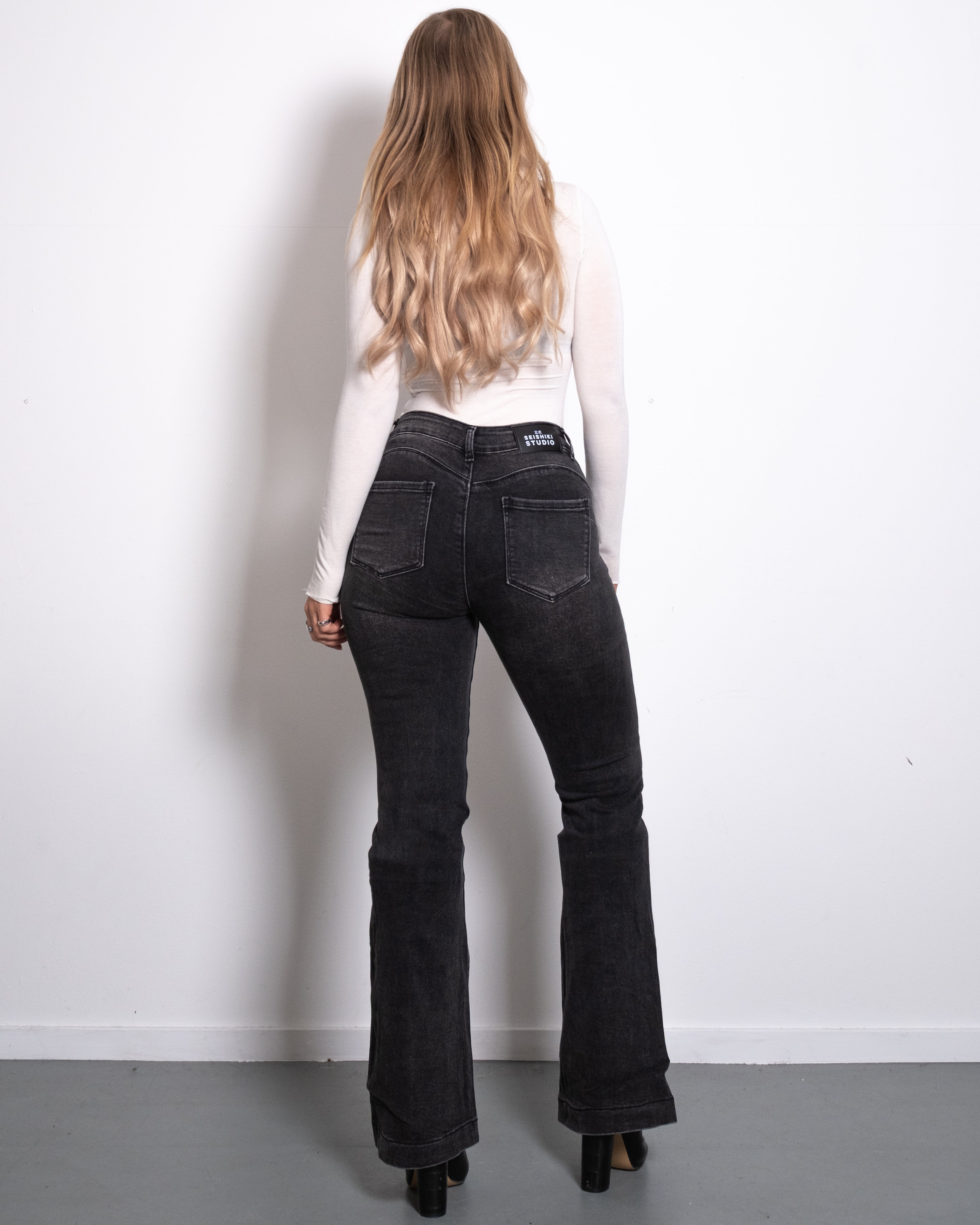 GREY PUSHUP FLARE JEANS