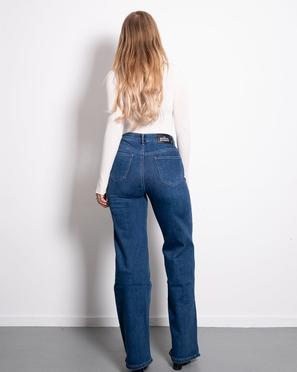 DARK BLUE WIDE LEG JEANS WITH SLANTED BUTTON - INSEAM 81CM