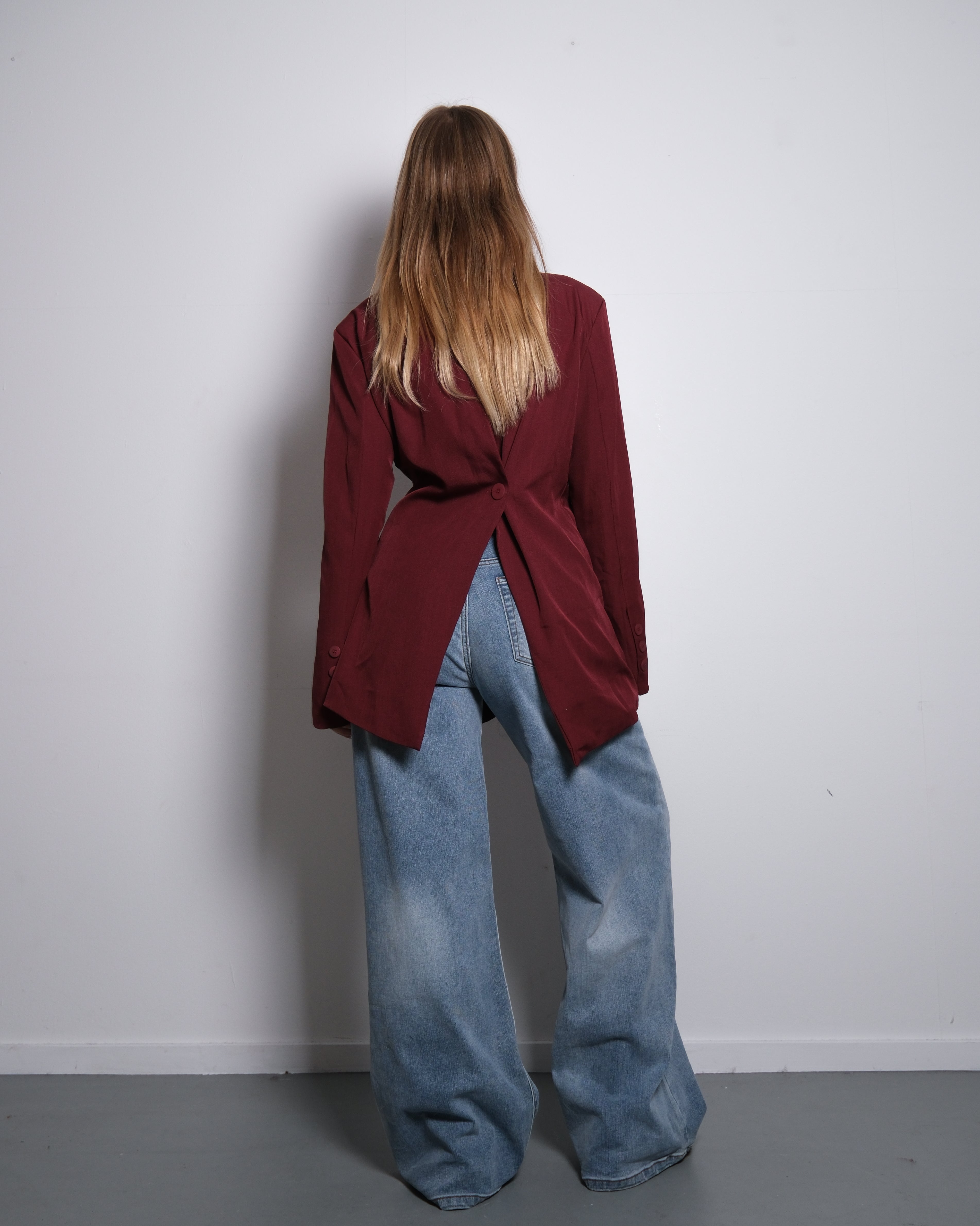 SIDE BUTTON SPLIT BACK BLAZER RED