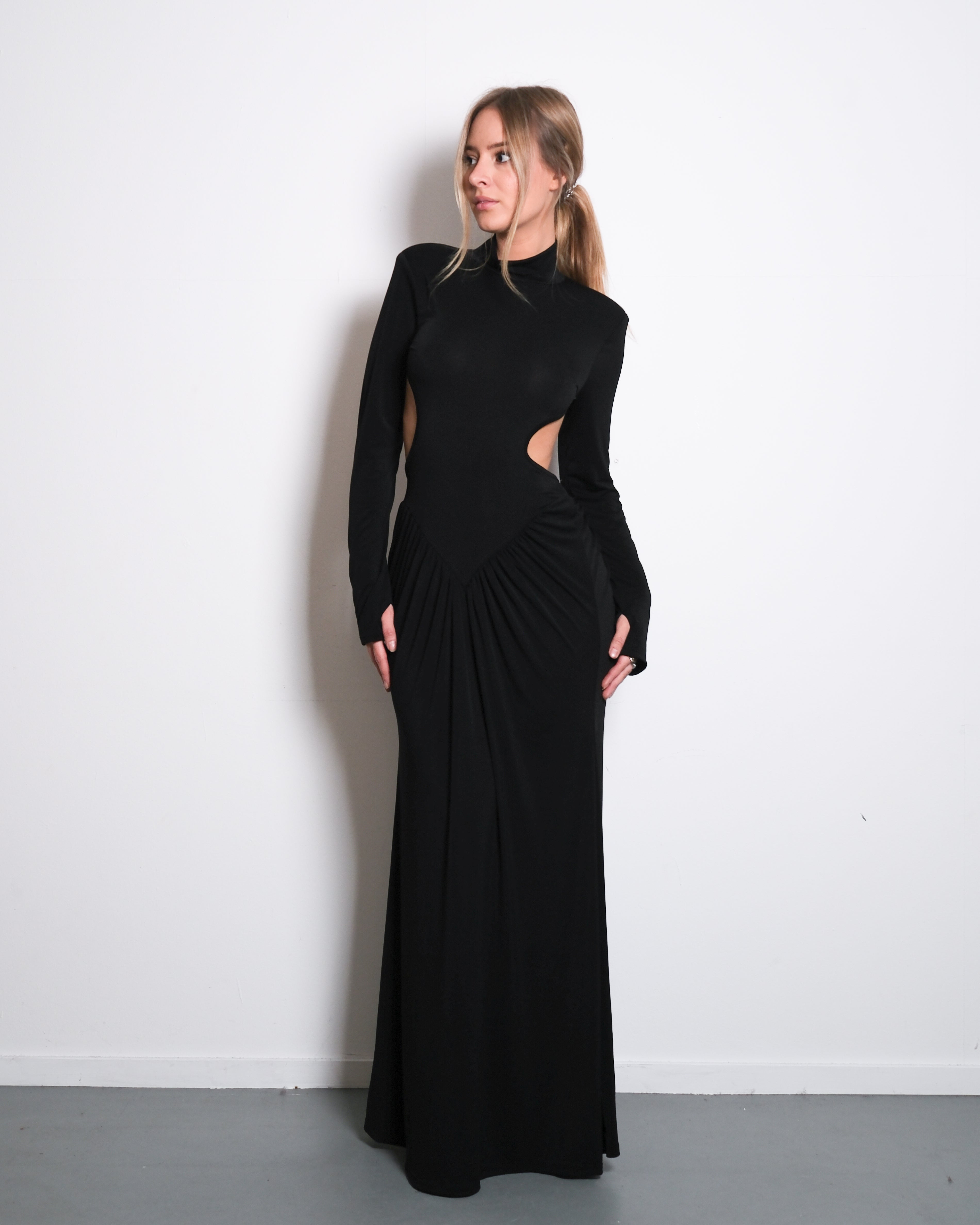 STRETCHY SIDE CUTOUT OPEN BACK DETAIL DRESS BLACK