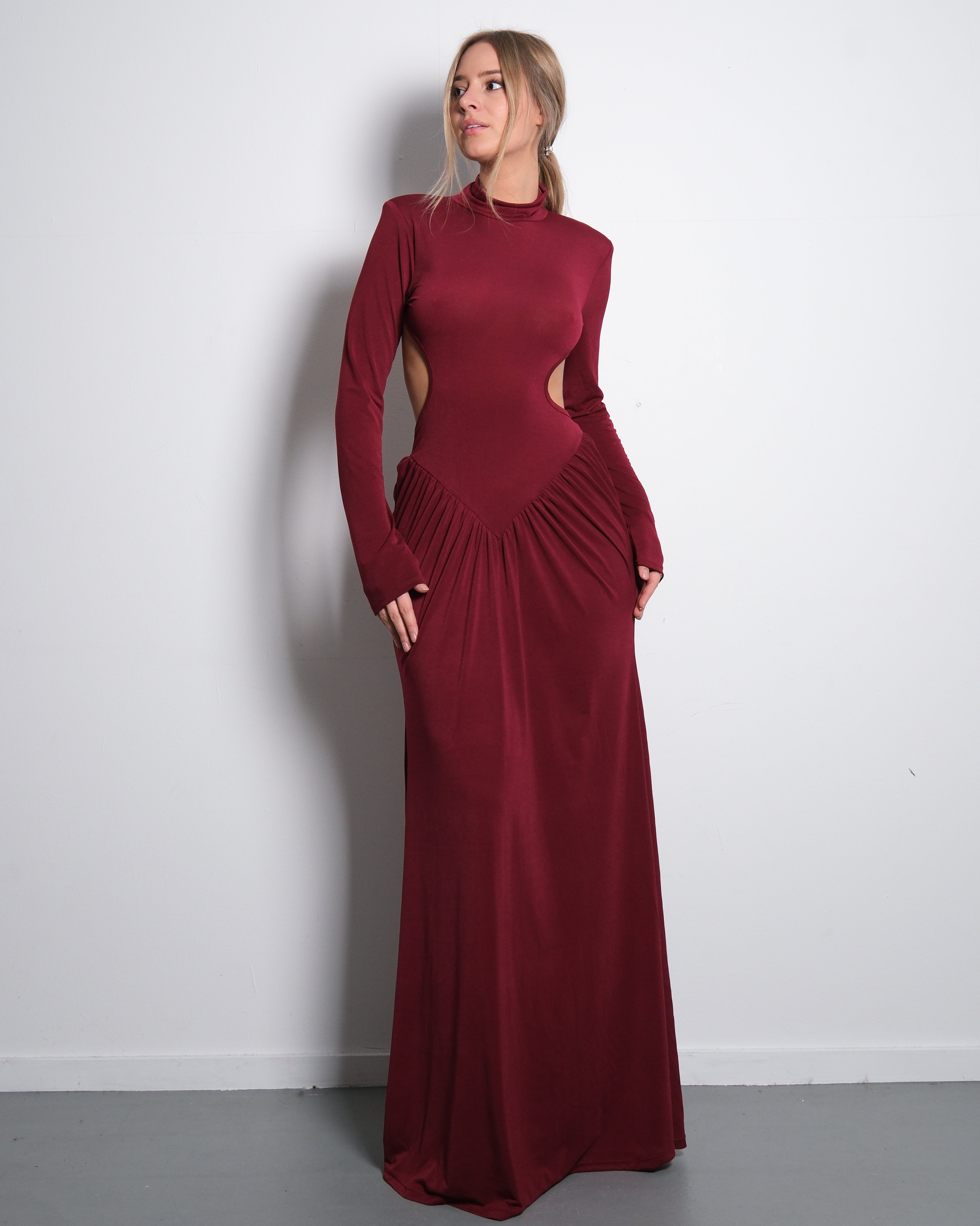 STRETCHY SIDE CUTOUT OPEN BACK DETAIL DRESS BURGUNDY