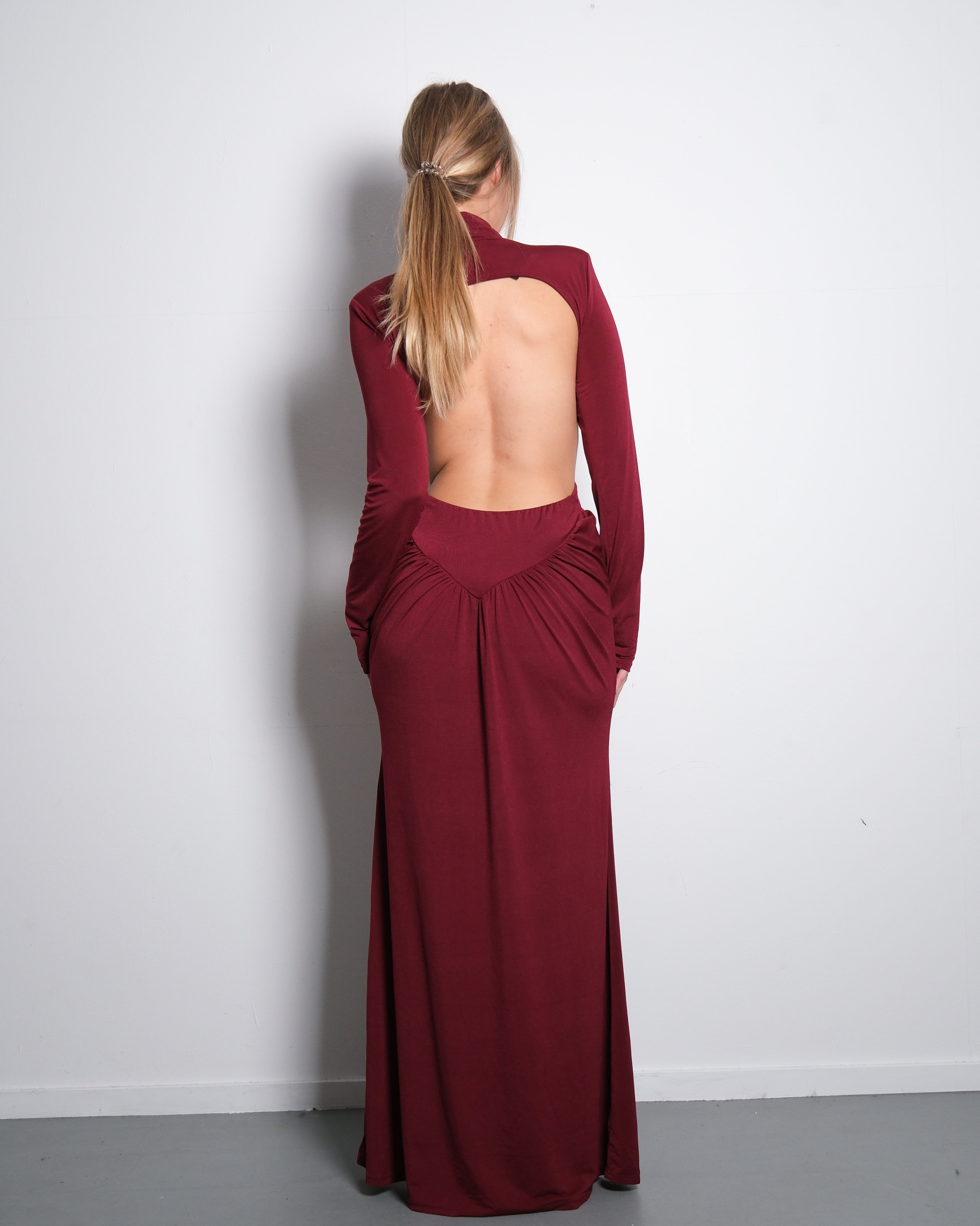STRETCHY SIDE CUTOUT OPEN BACK DETAIL DRESS BURGUNDY