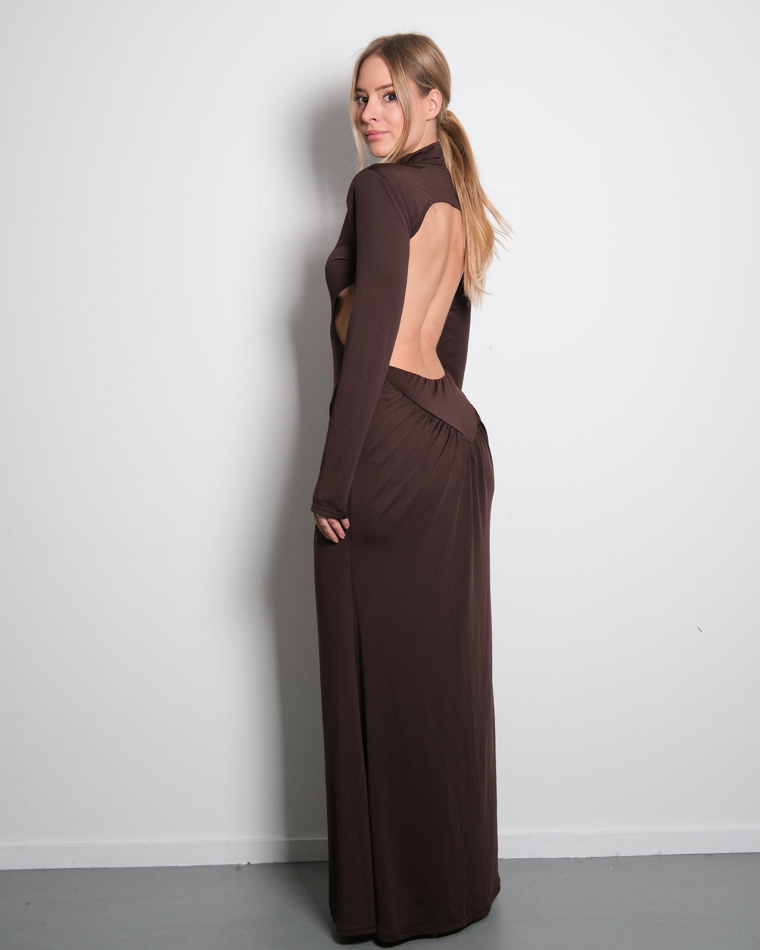 STRETCHY SIDE CUTOUT OPEN BACK DETAIL DRESS BROWN | SEISHIKI STUDIO