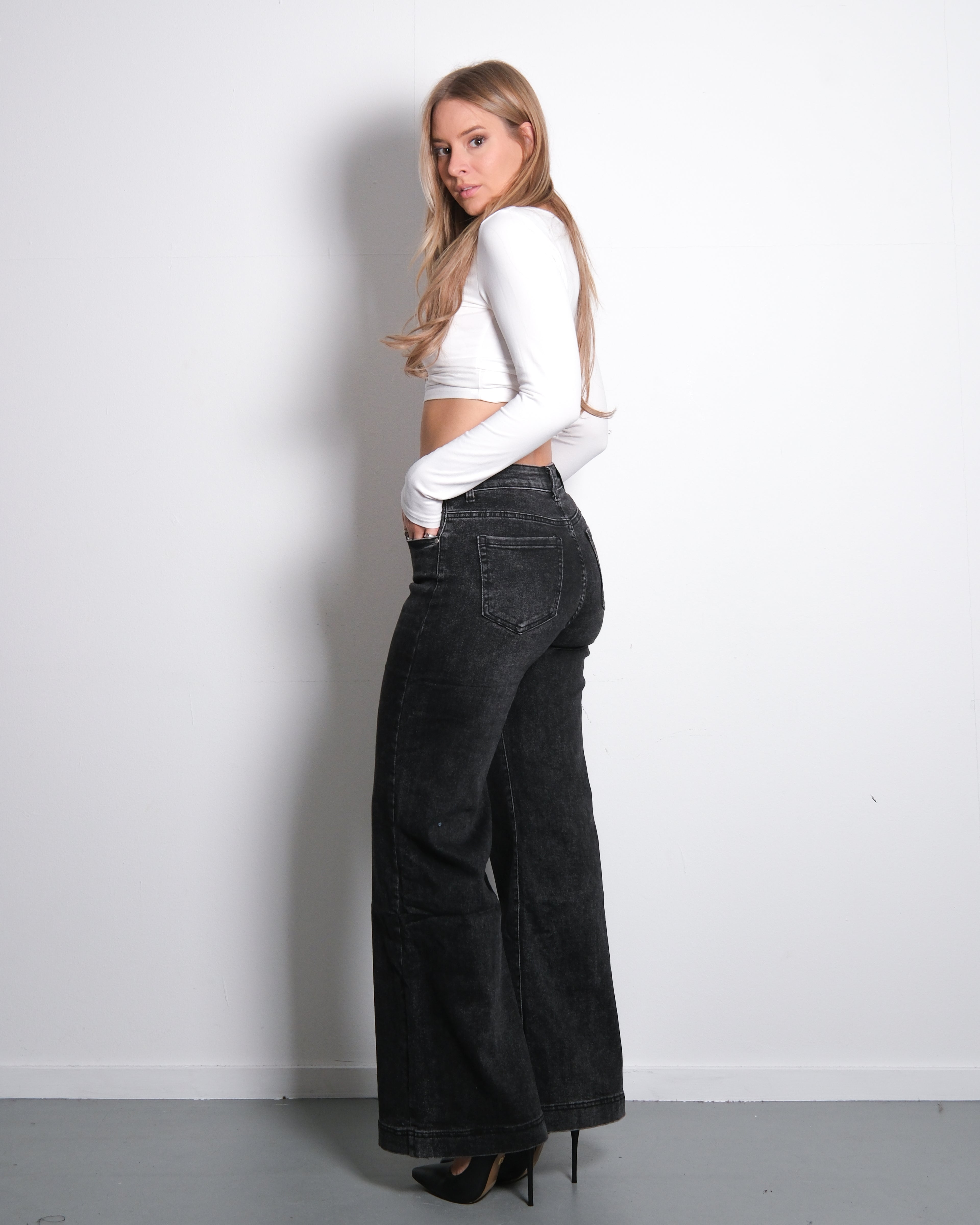 DARK BLACK WASH WIDE LEG JEANS - INSEAM 76CM