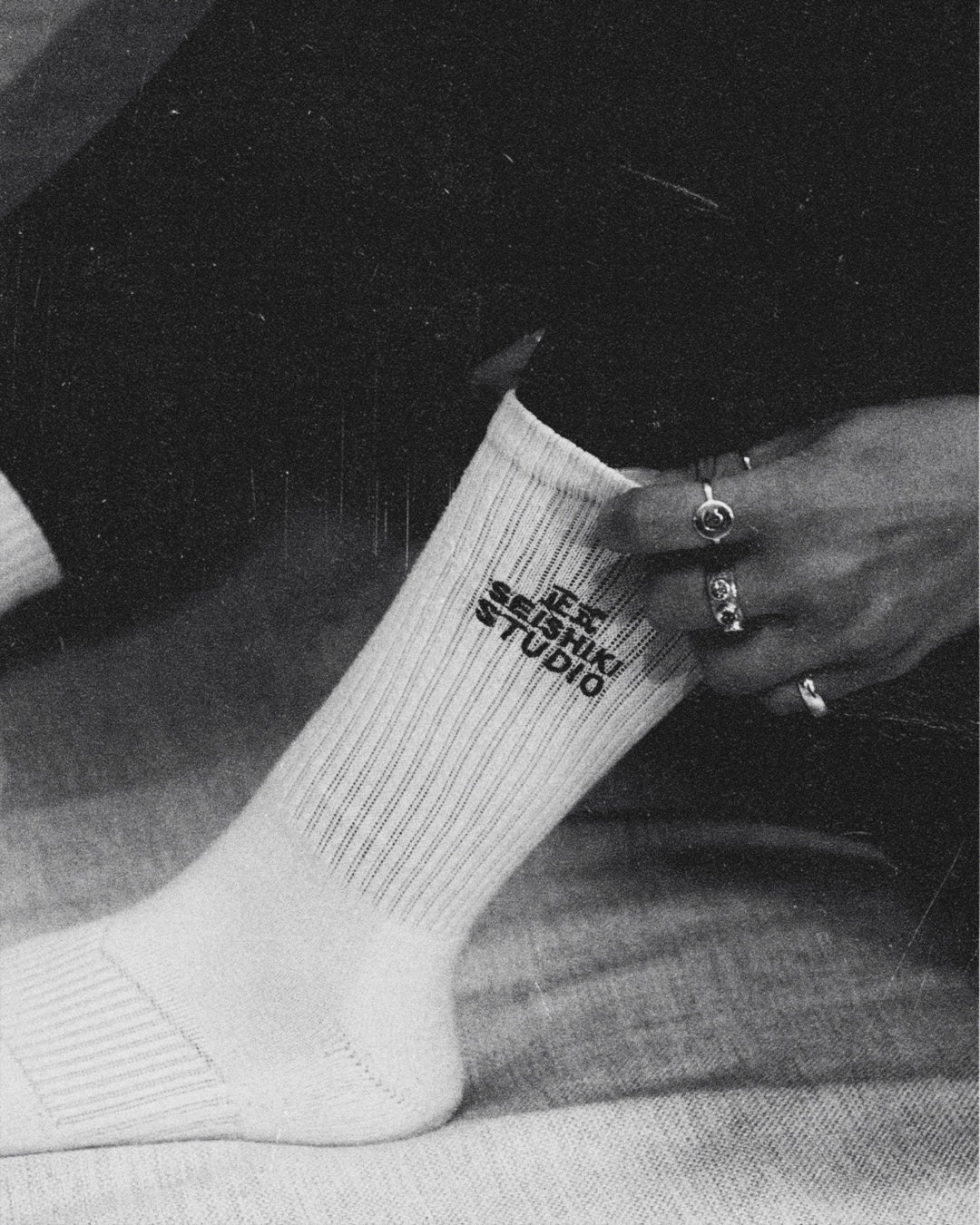 SEISHIKI STUDIO HIGH SOCKS