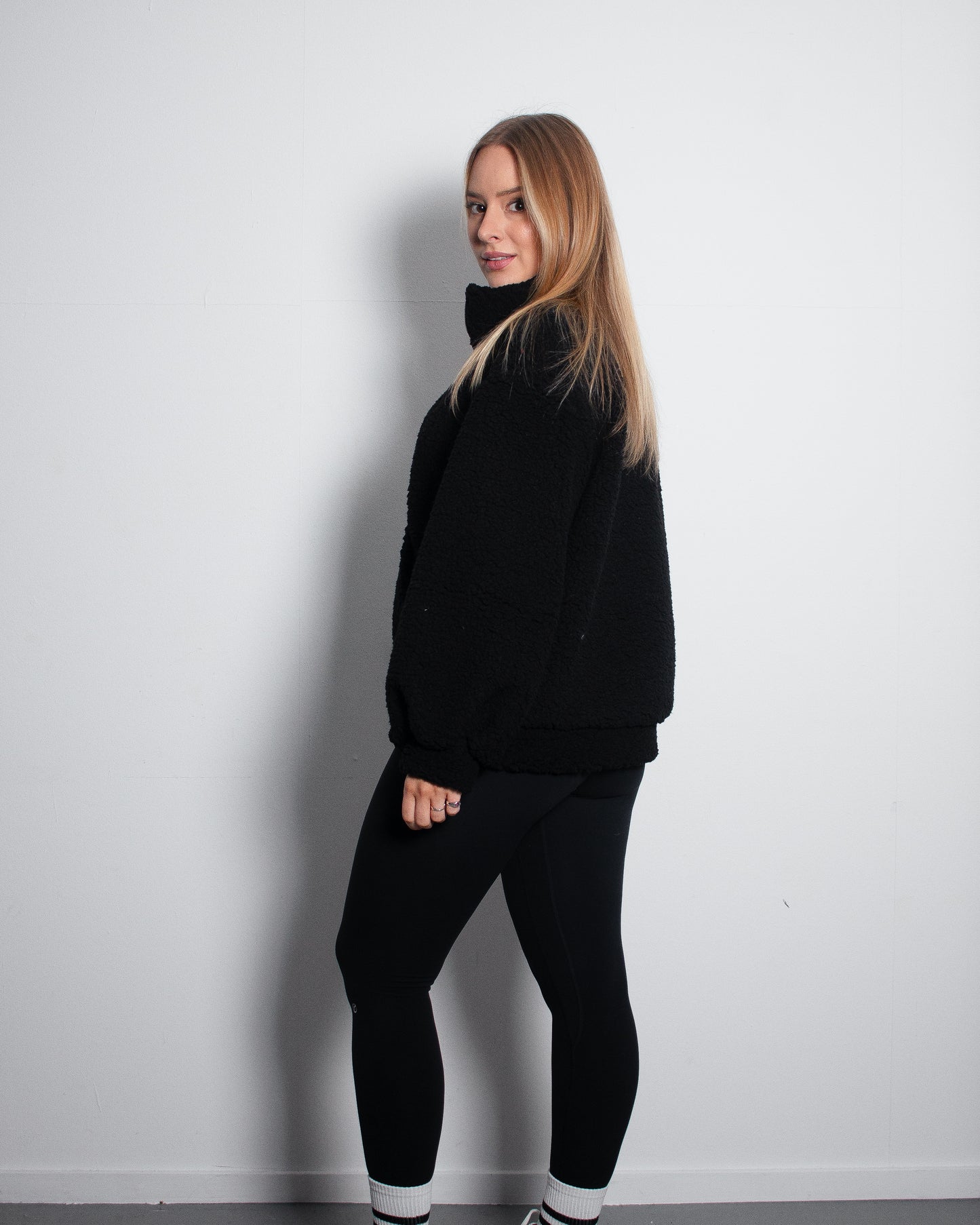 HAIA Sweater BLACK