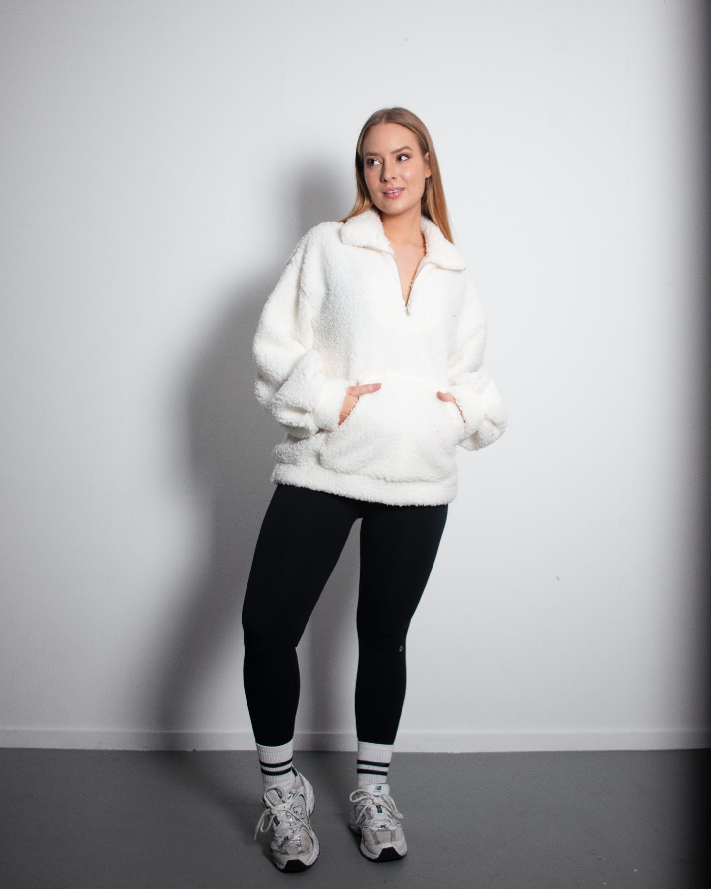 HAIA Sweater WHITE