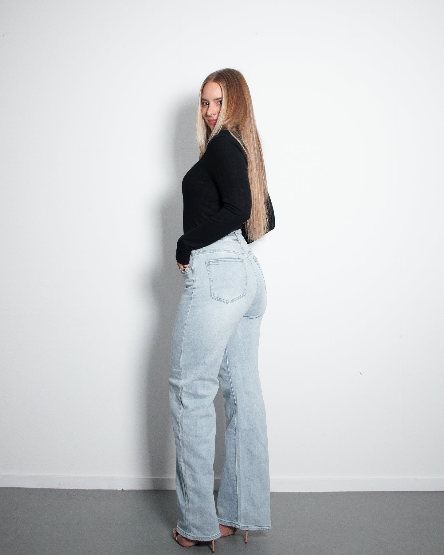 MATORI Wide Leg Jeans