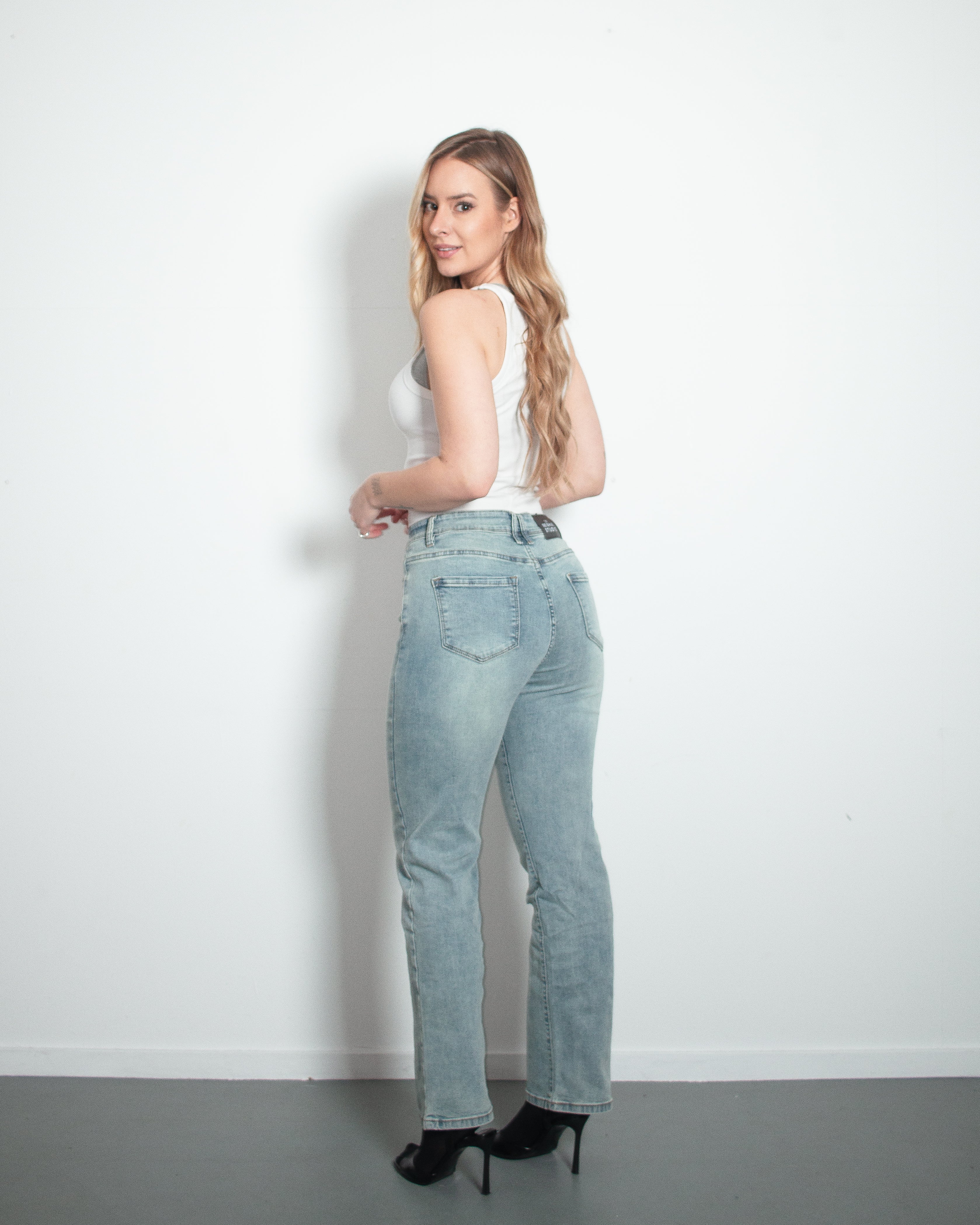 RAN Straight Leg Jeans - IL 75CM