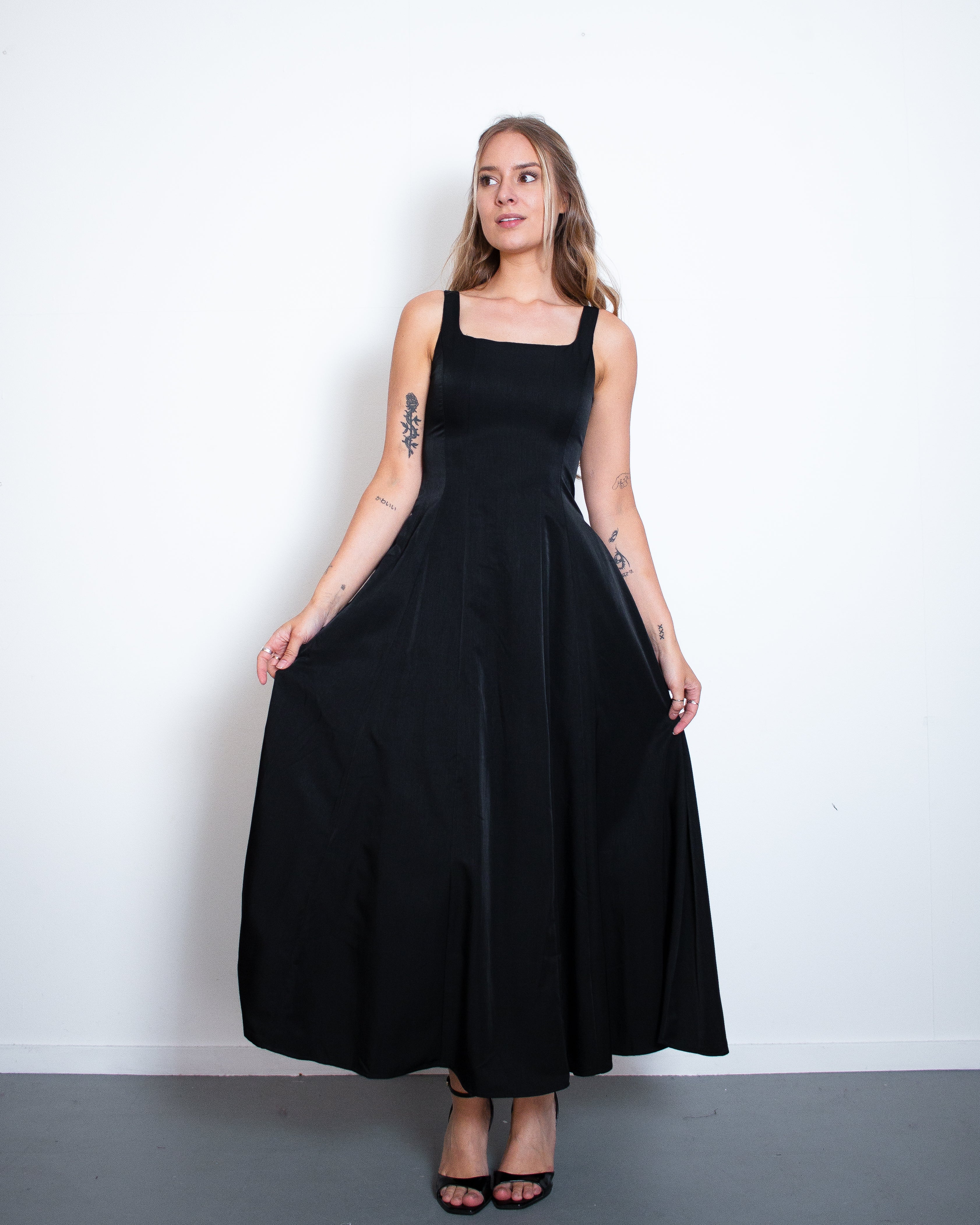 KOROSU Dress BLACK