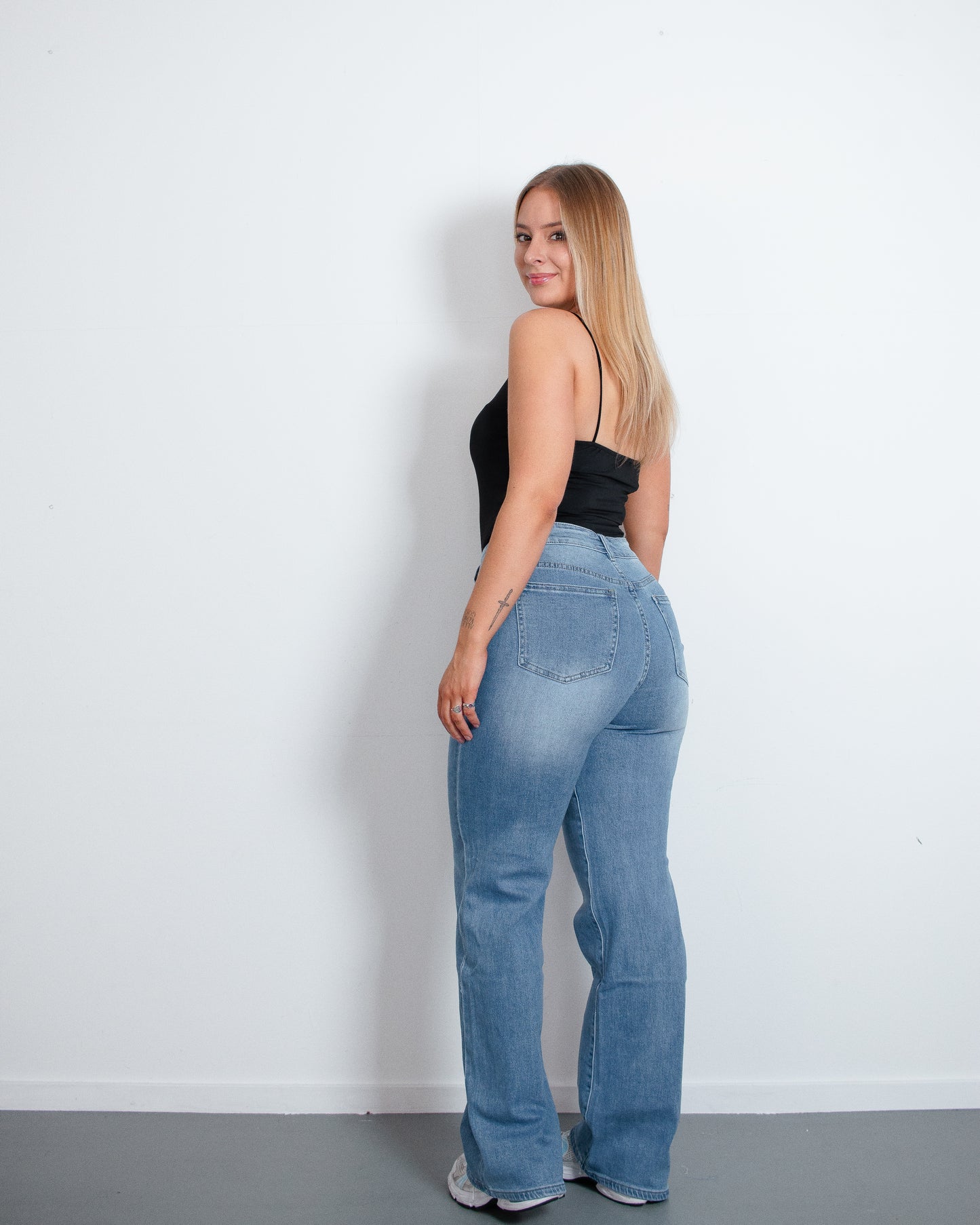 SHIAN Wide Leg Jeans