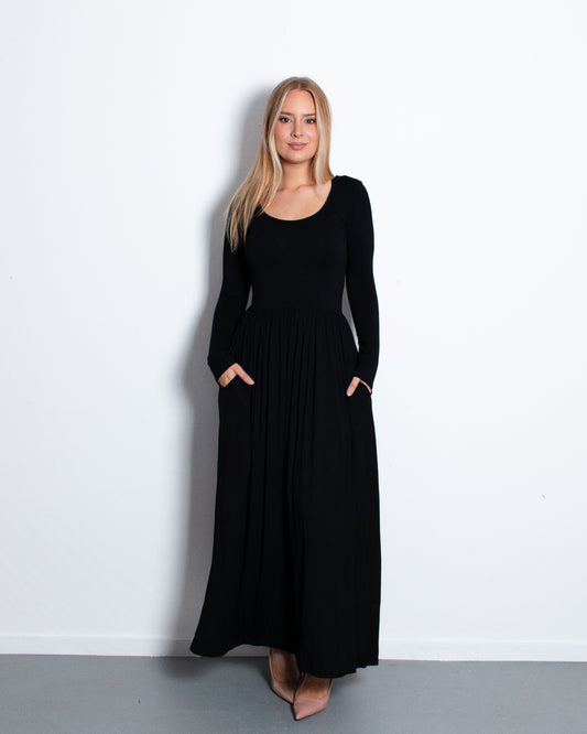 SUTORETCHI LONGSLEEVE Dress BLACK (PRE-ORDER +/-4 WEEKS)