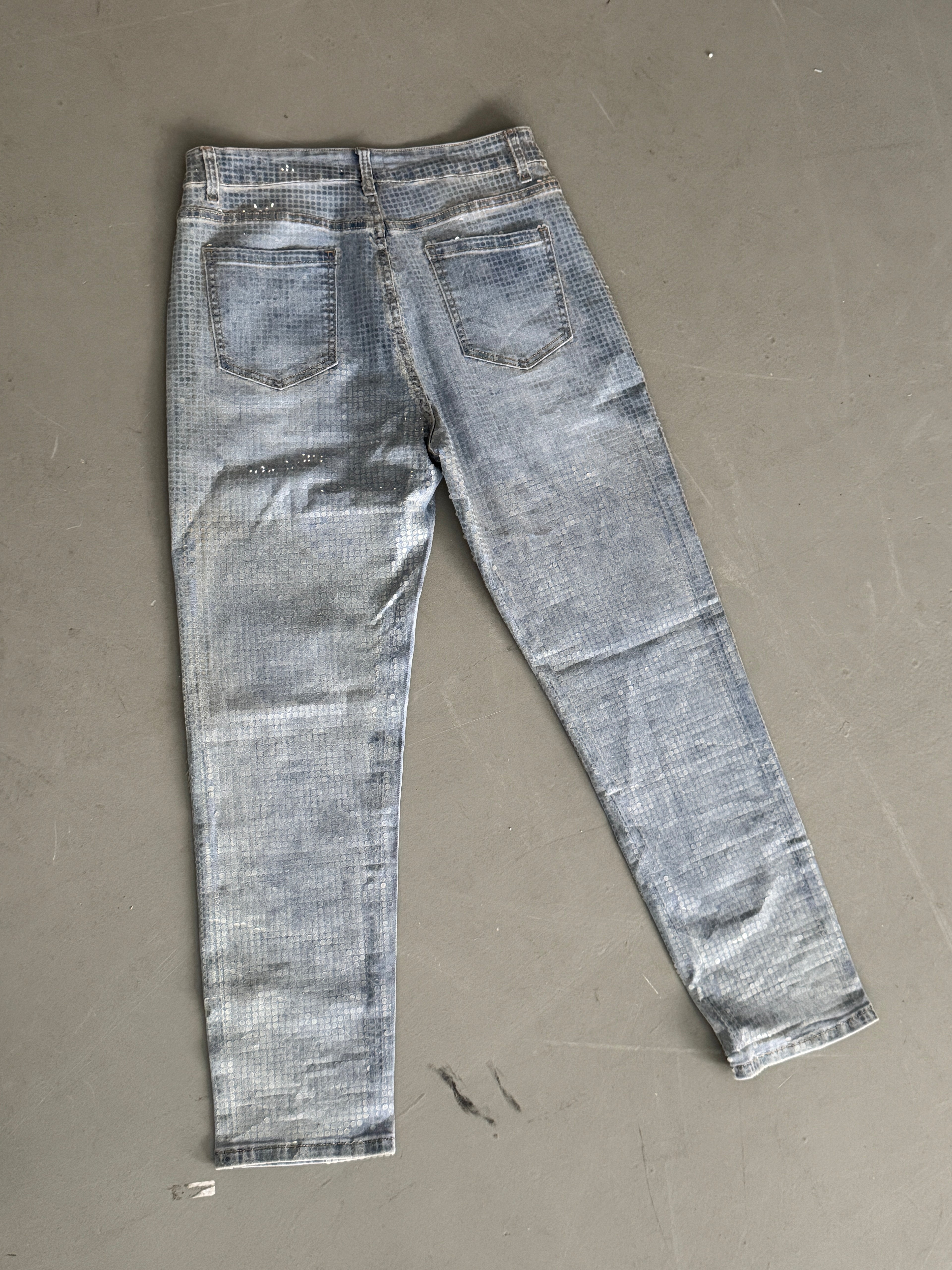 SAMPLE 041 - SIZE 38