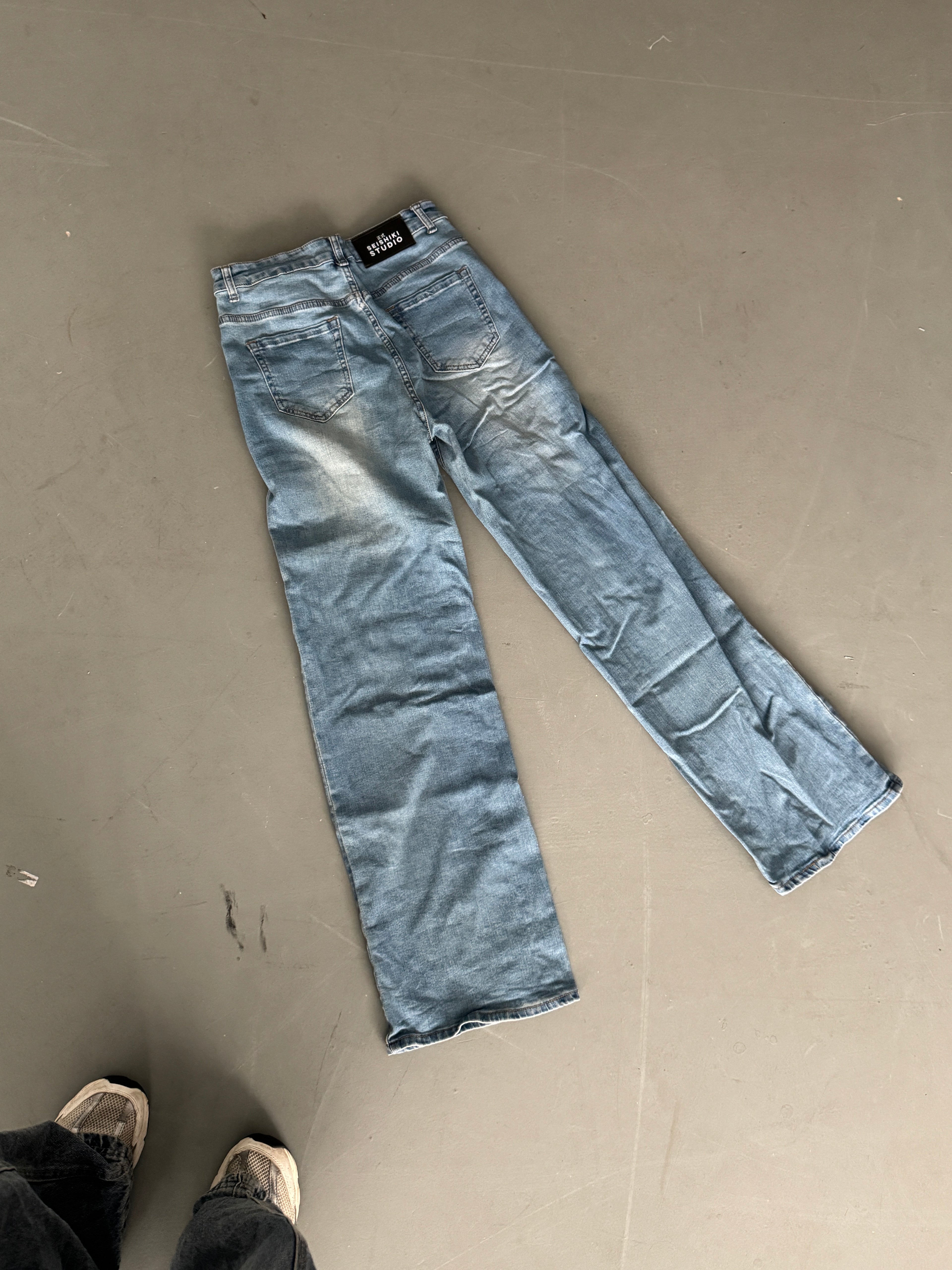 SAMPLE 042 - SIZE 38