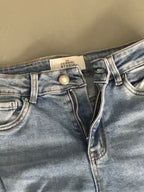 SAMPLE 043 - SIZE 38