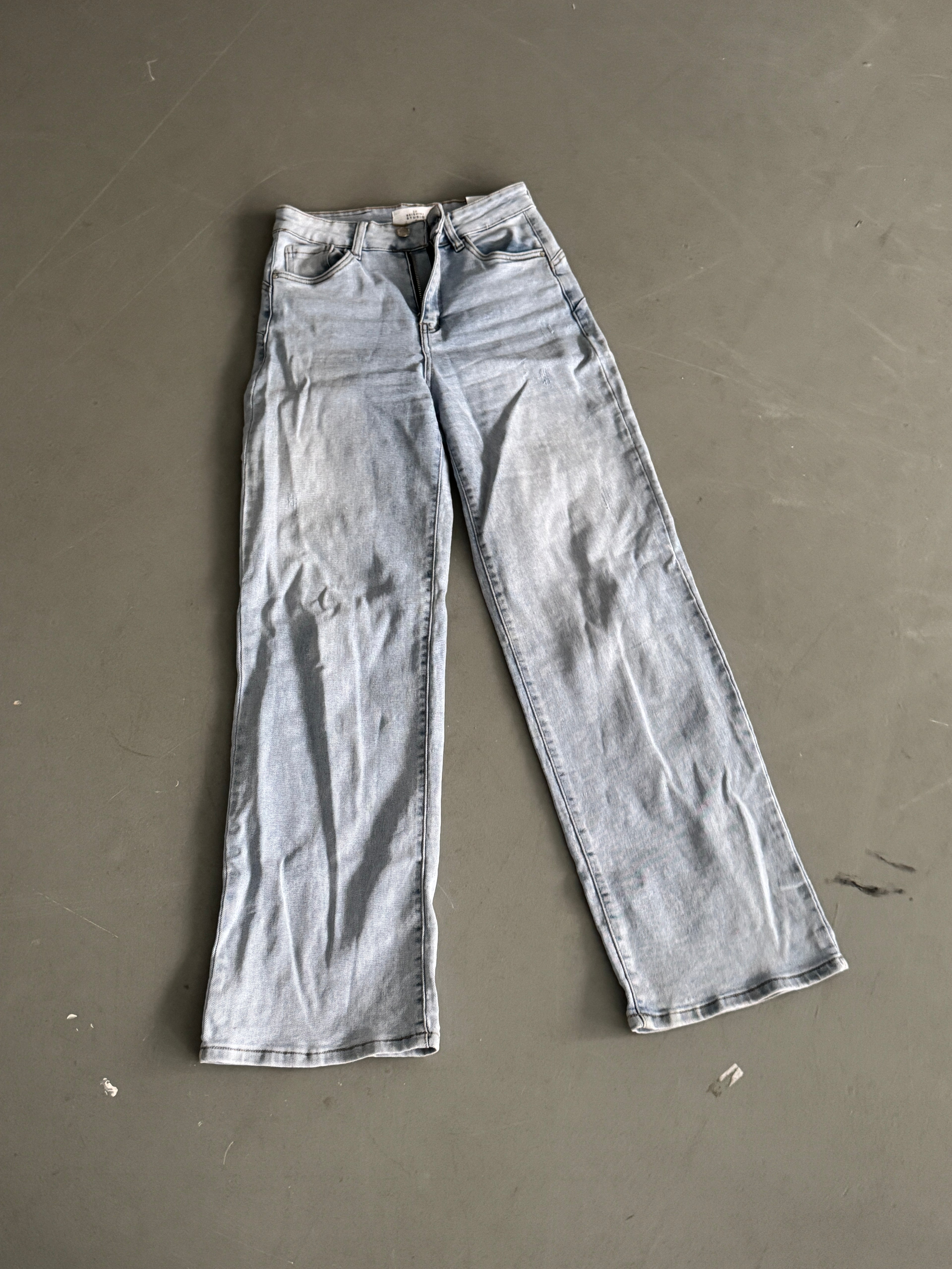 SAMPLE 048 - SIZE 38