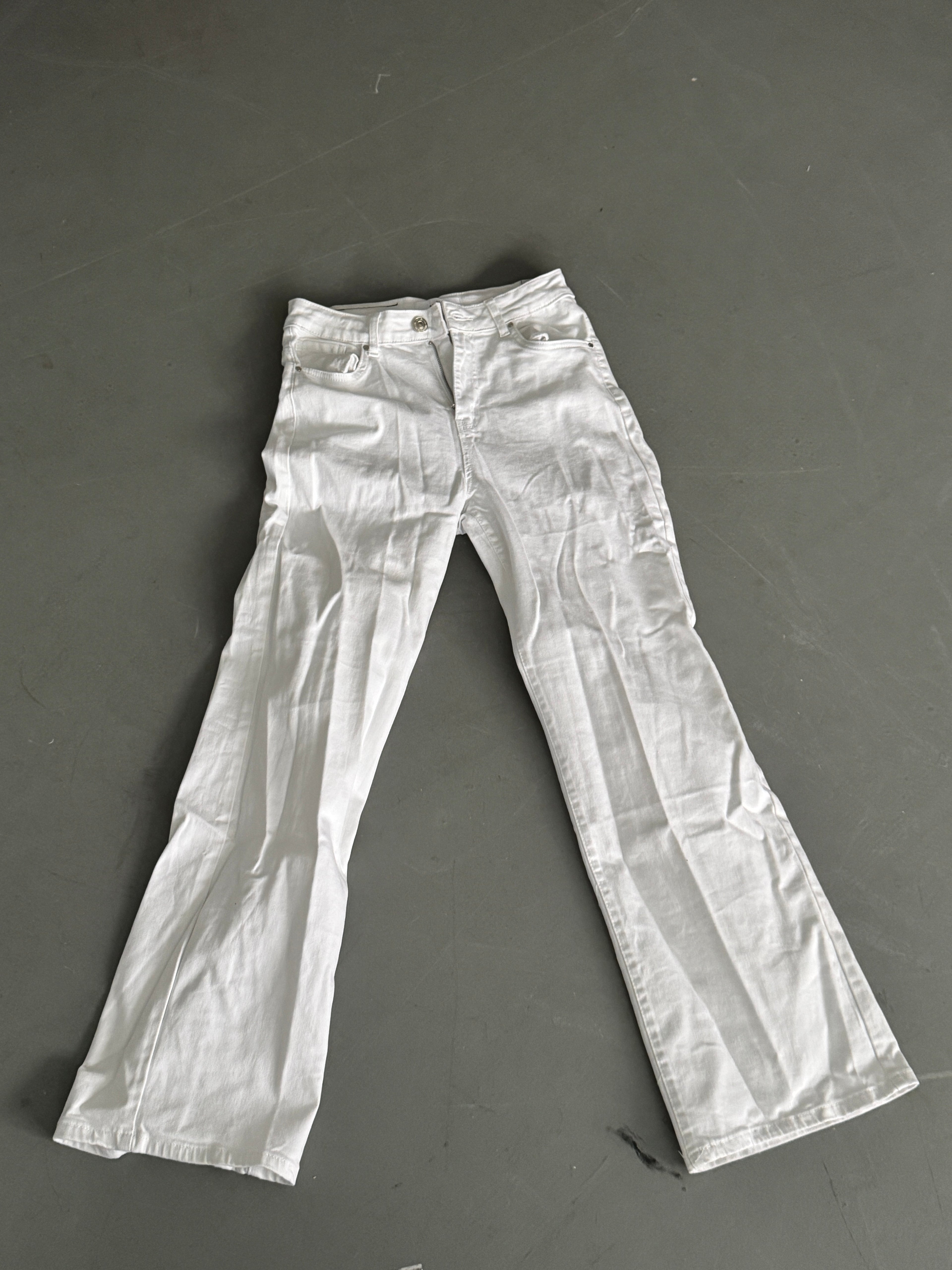 SAMPLE 049 - SIZE 40