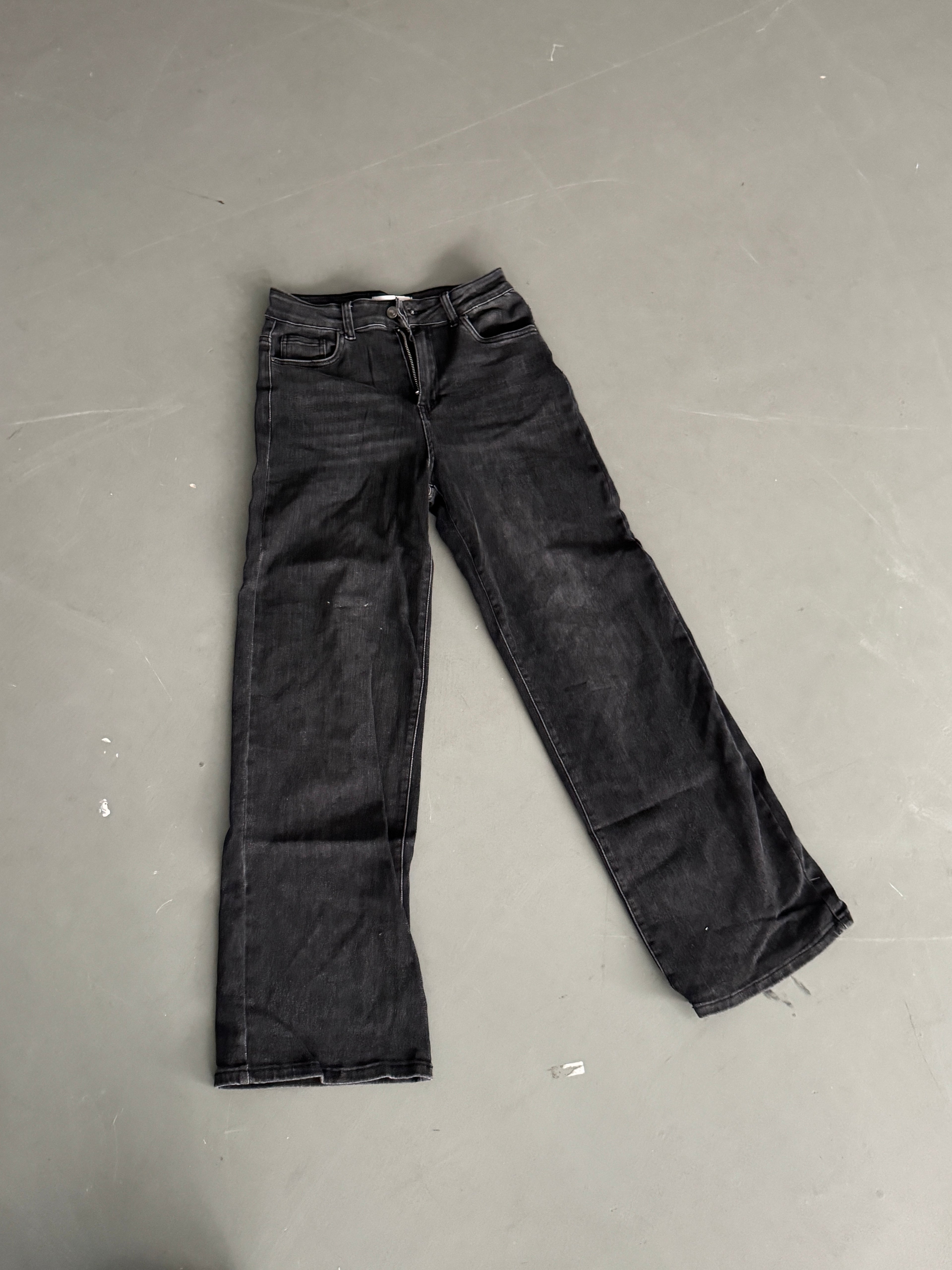 SAMPLE 050 - SIZE 38