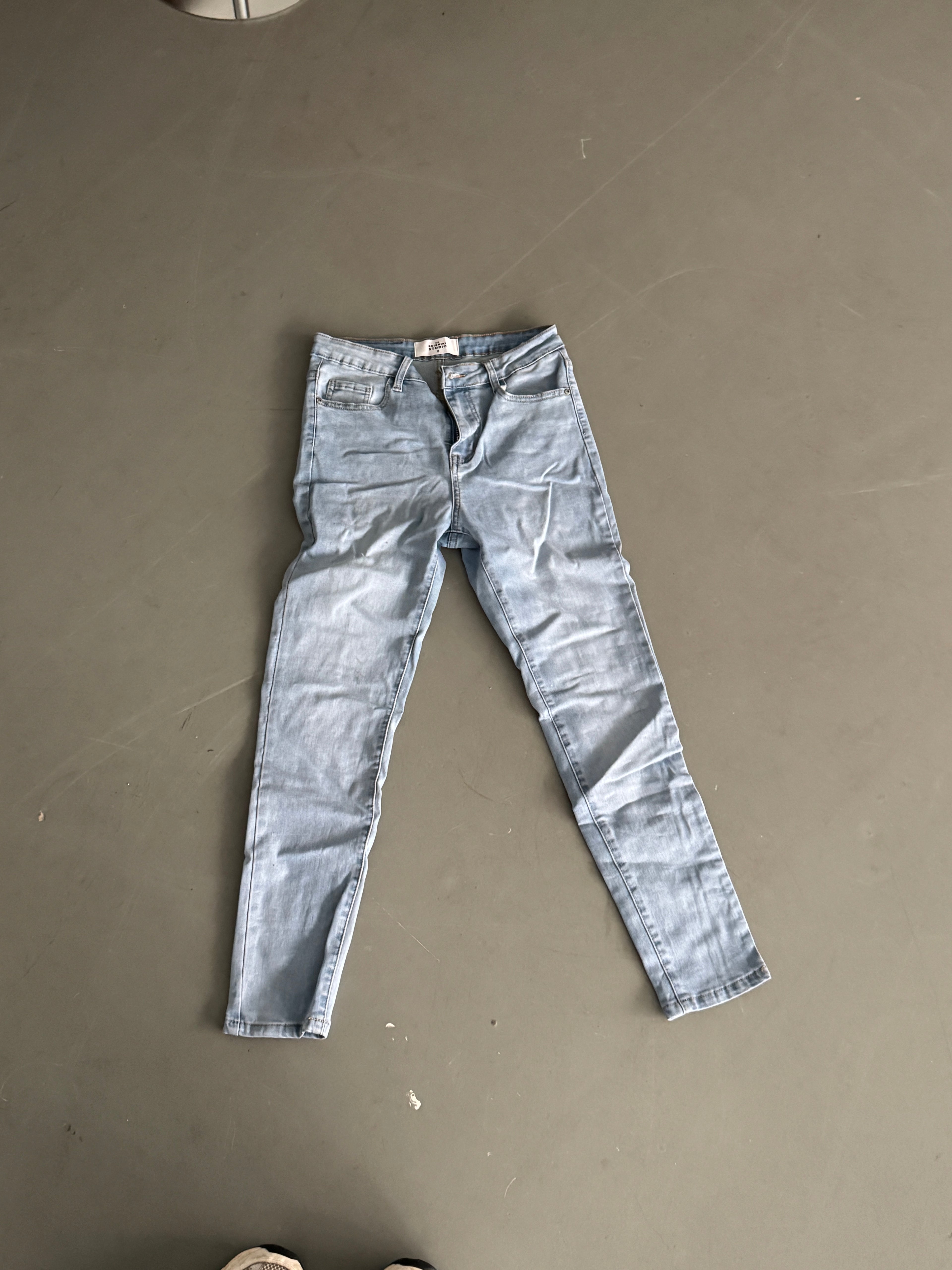 SAMPLE 051 - SIZE 38