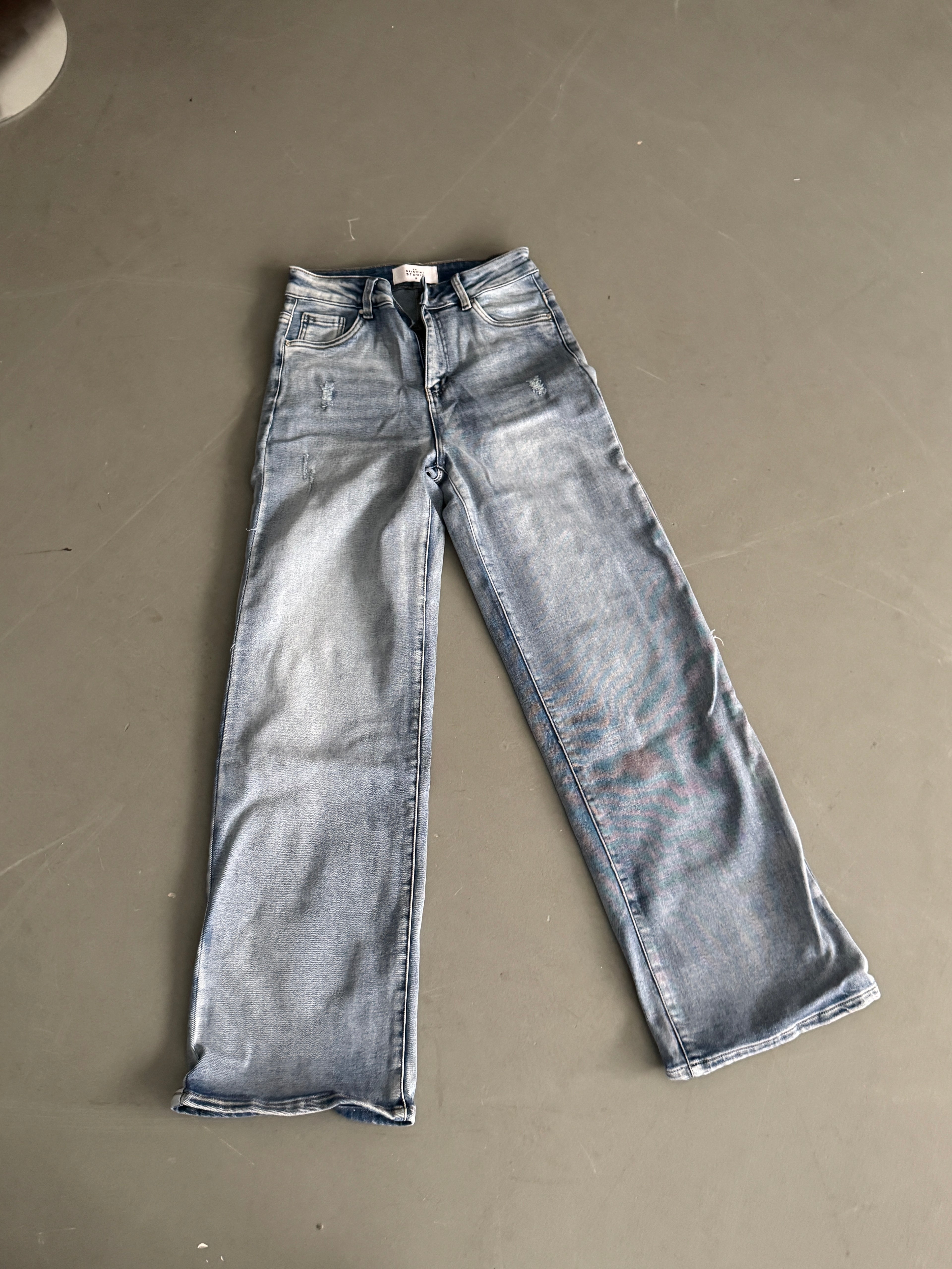 SAMPLE 054 - SIZE 38