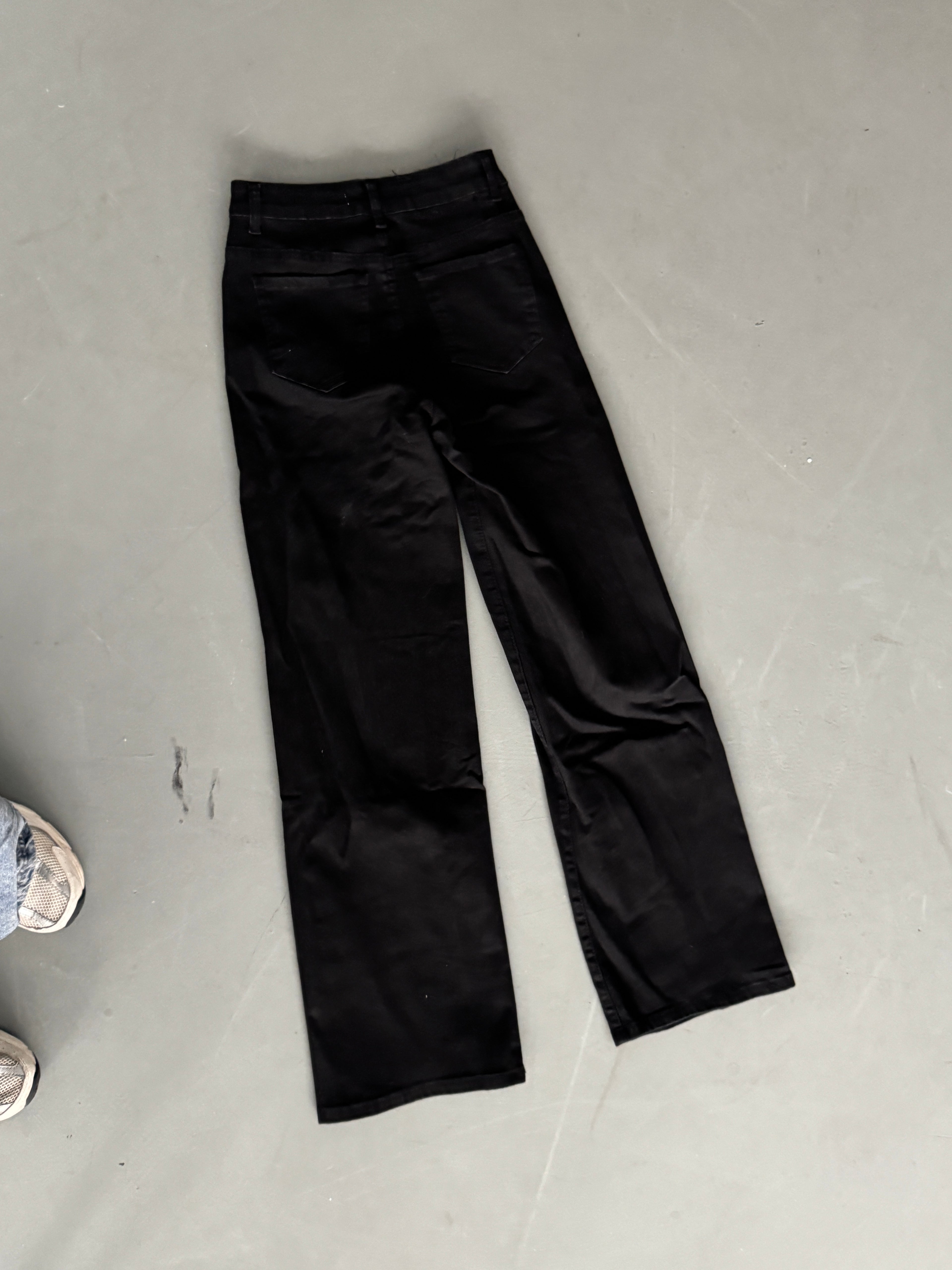 SAMPLE 075 - SIZE 36