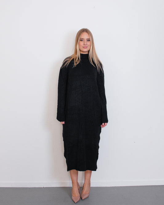 ARISU Sweaterdress BLACK