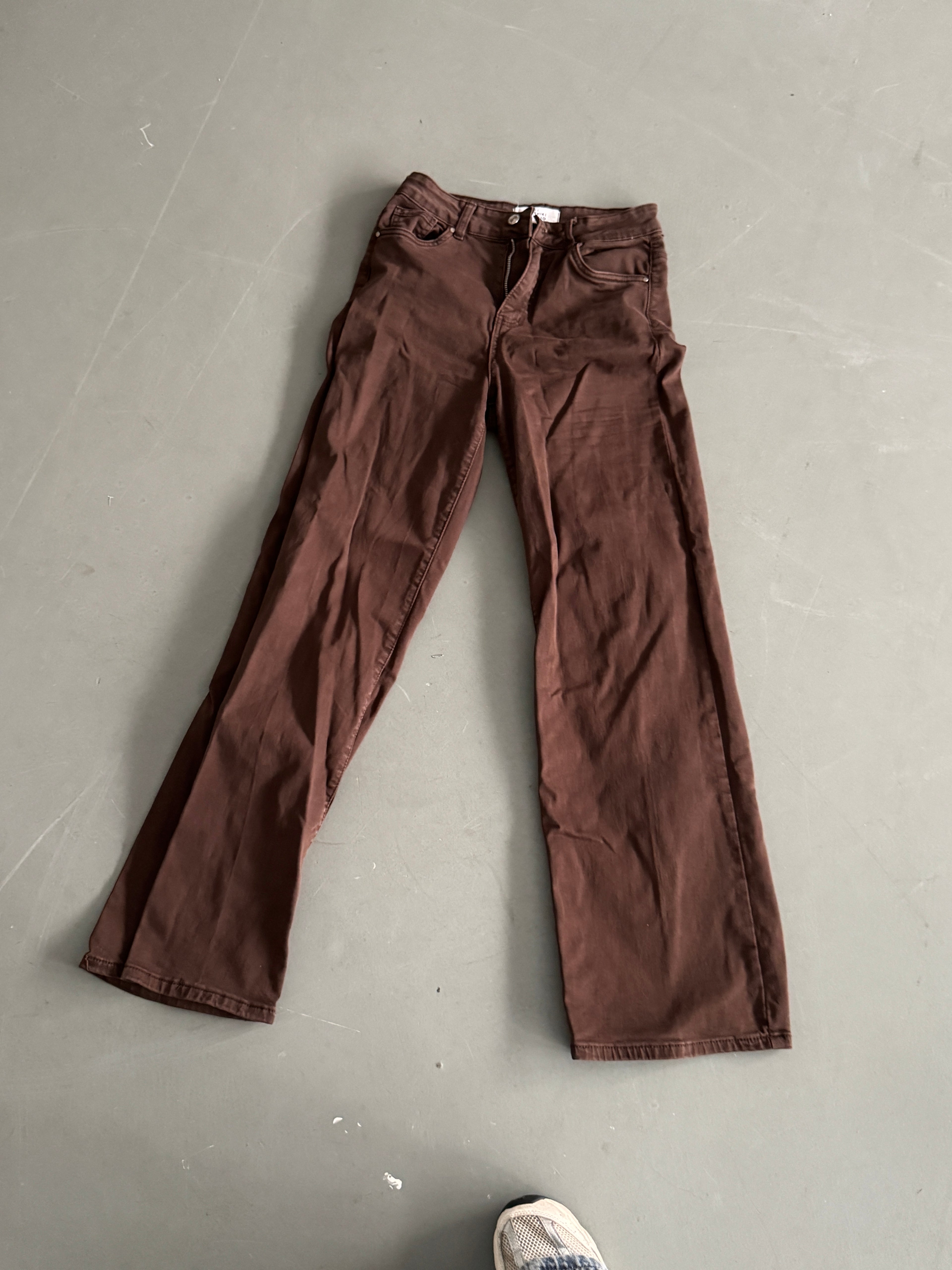 SAMPLE 093 - SIZE 38