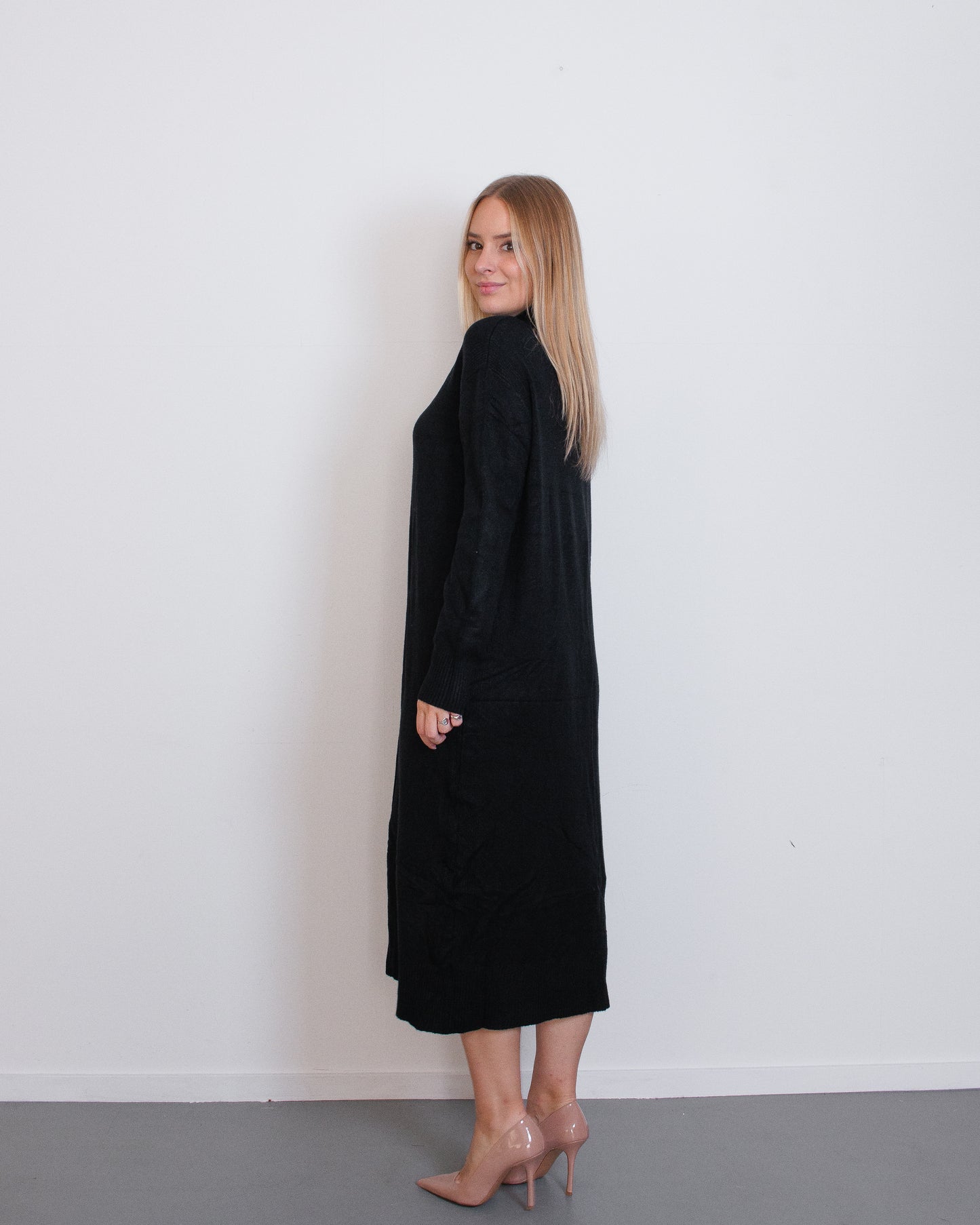 ARISU Sweaterdress BLACK