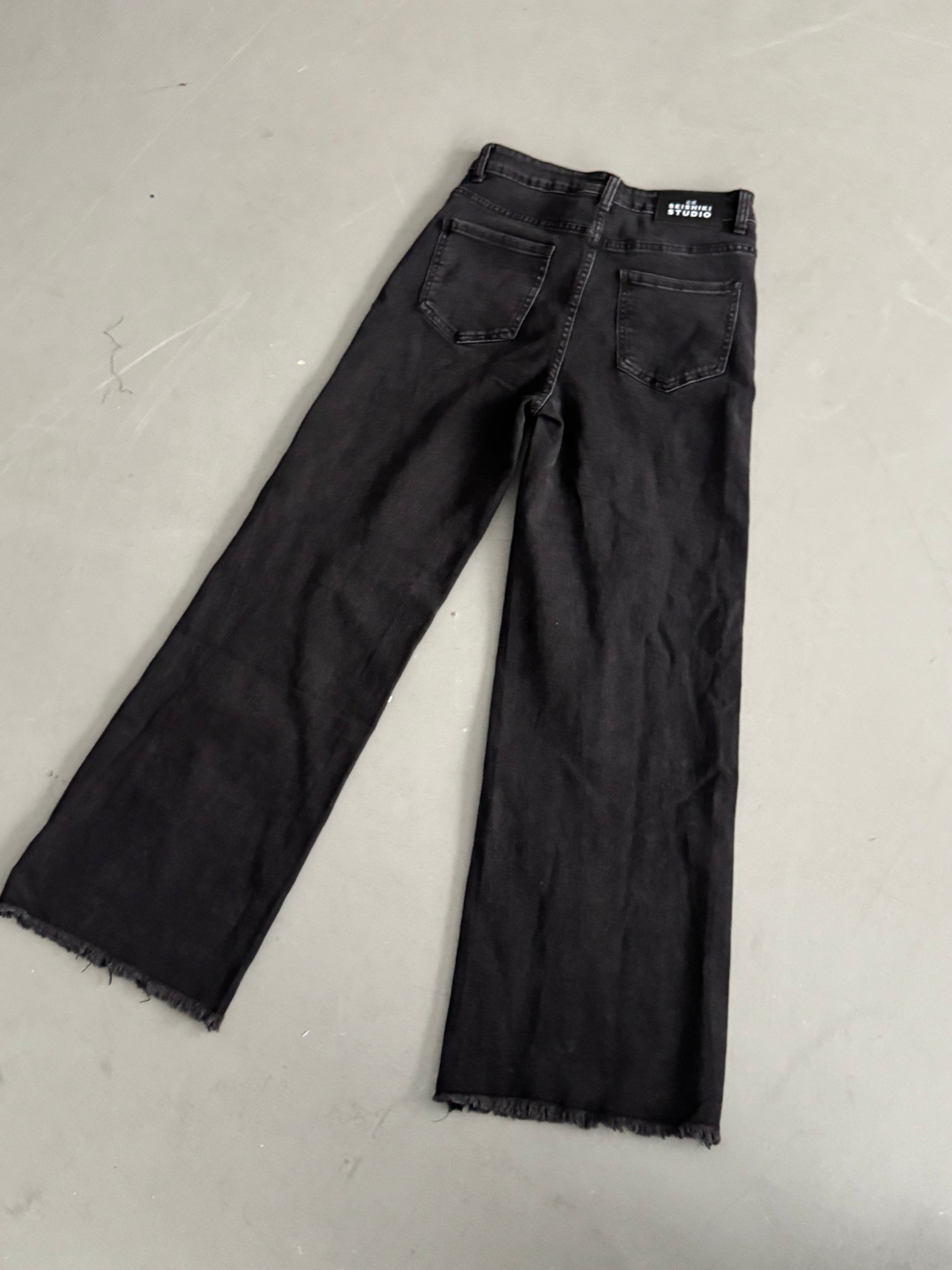 SAMPLE 097 - SIZE 38