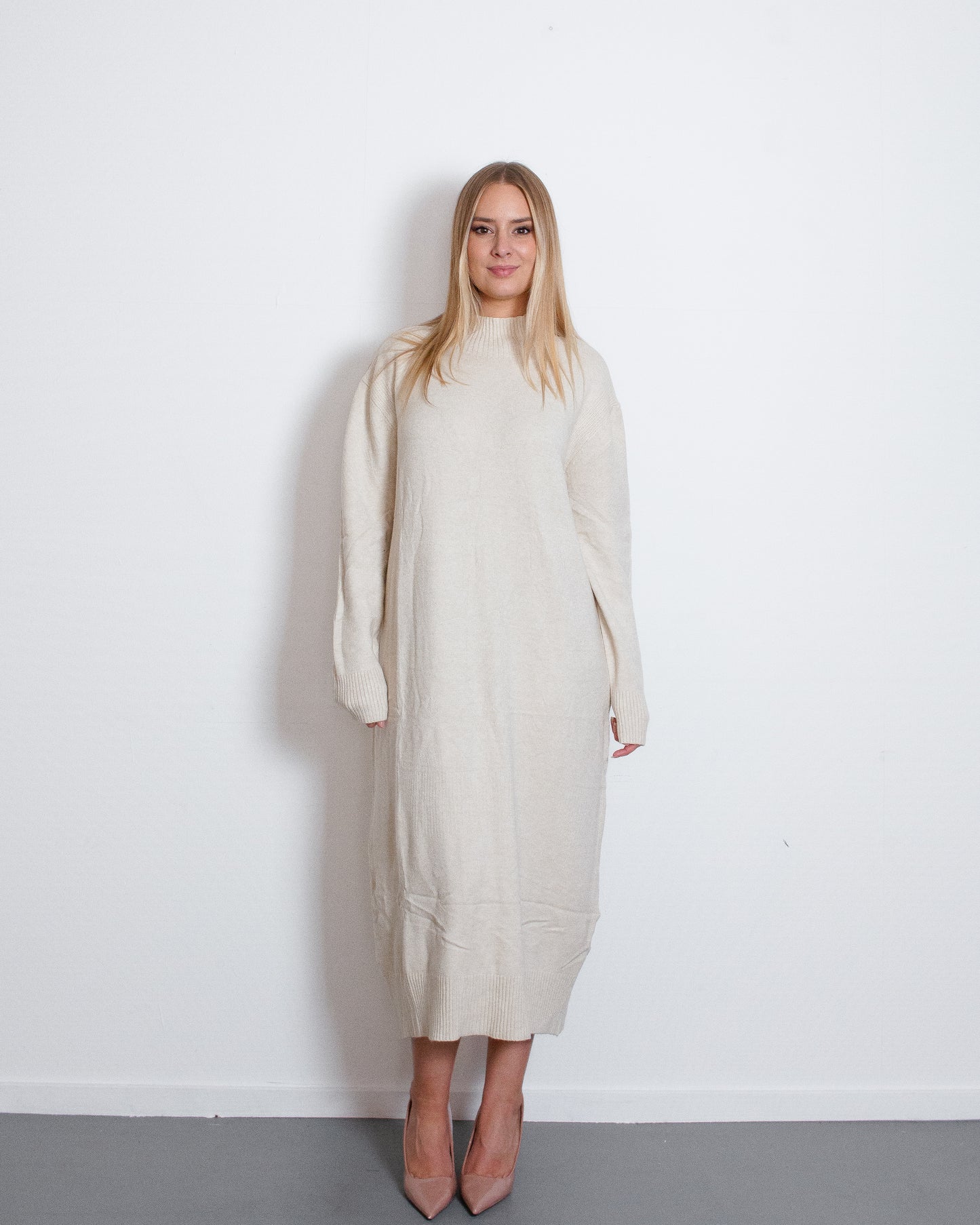 ARISU Sweaterdress BEIGE