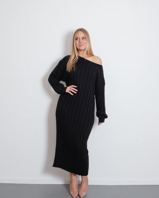 SOBU Sweaterdress BLACK