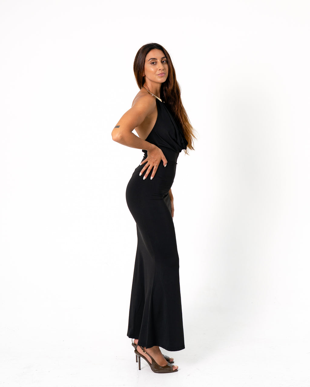GOLD NECK DETAIL LONG DRESS BLACK