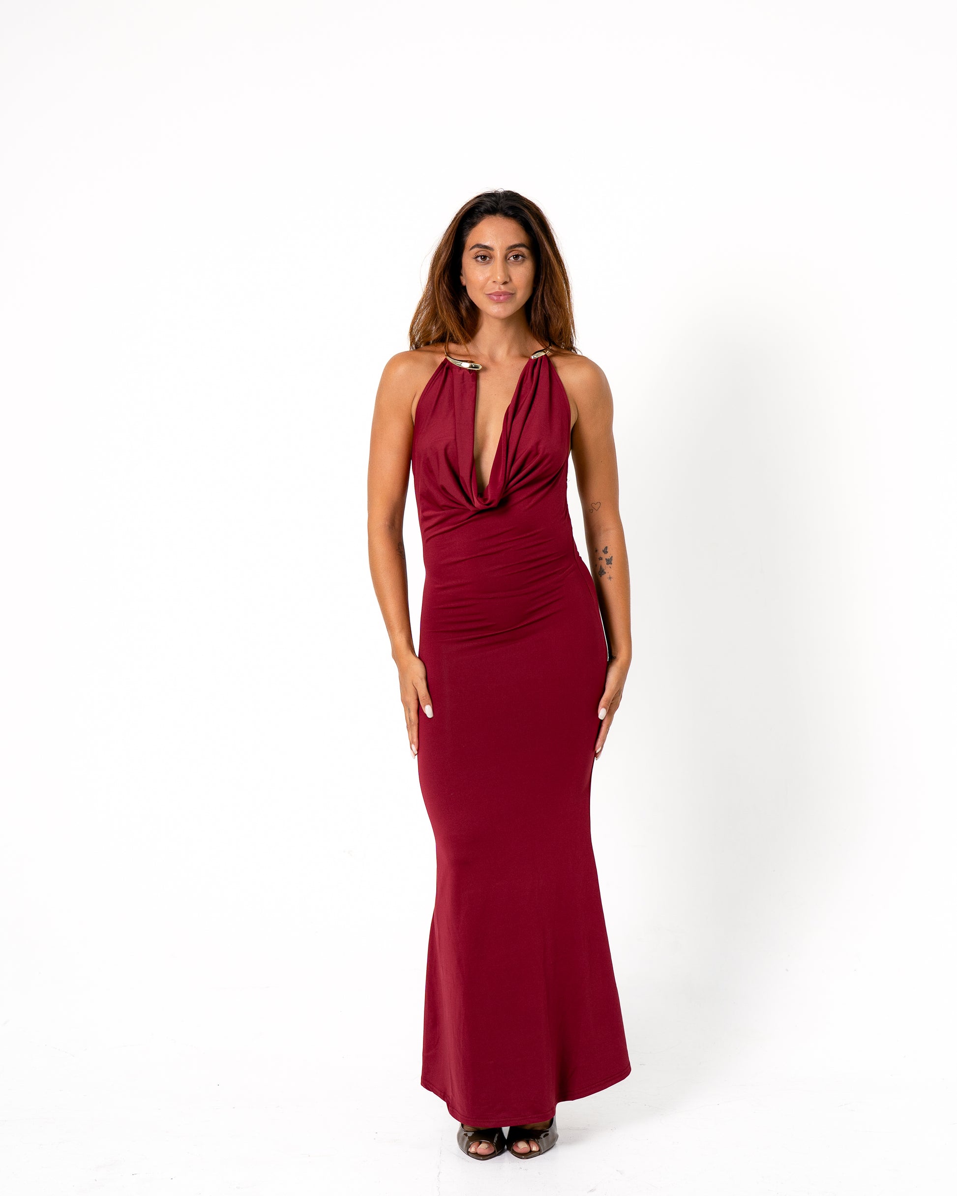 GOLD NECK DETAIL LONG DRESS BURGUNDY