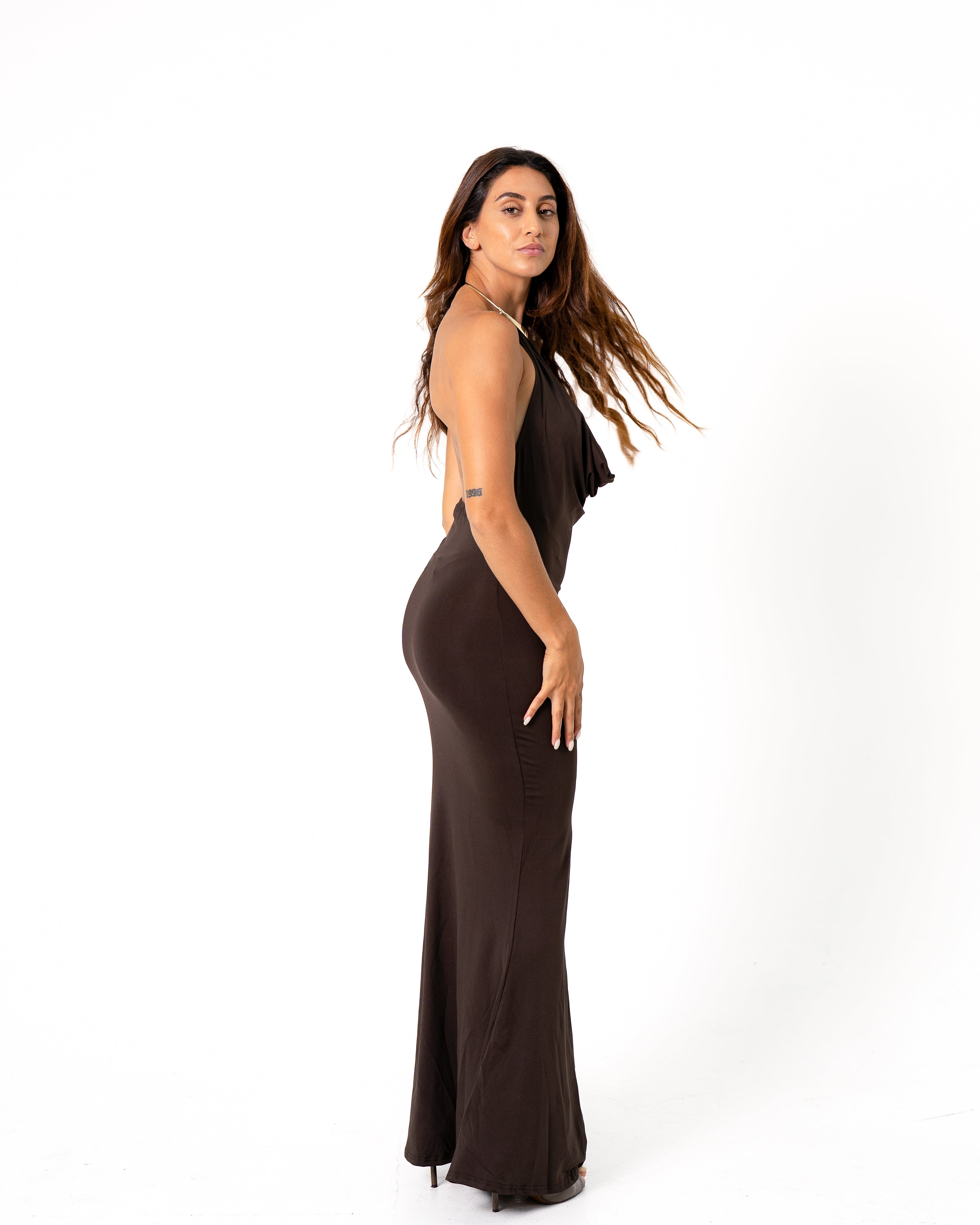 GOLD NECK DETAIL LONG DRESS BROWN