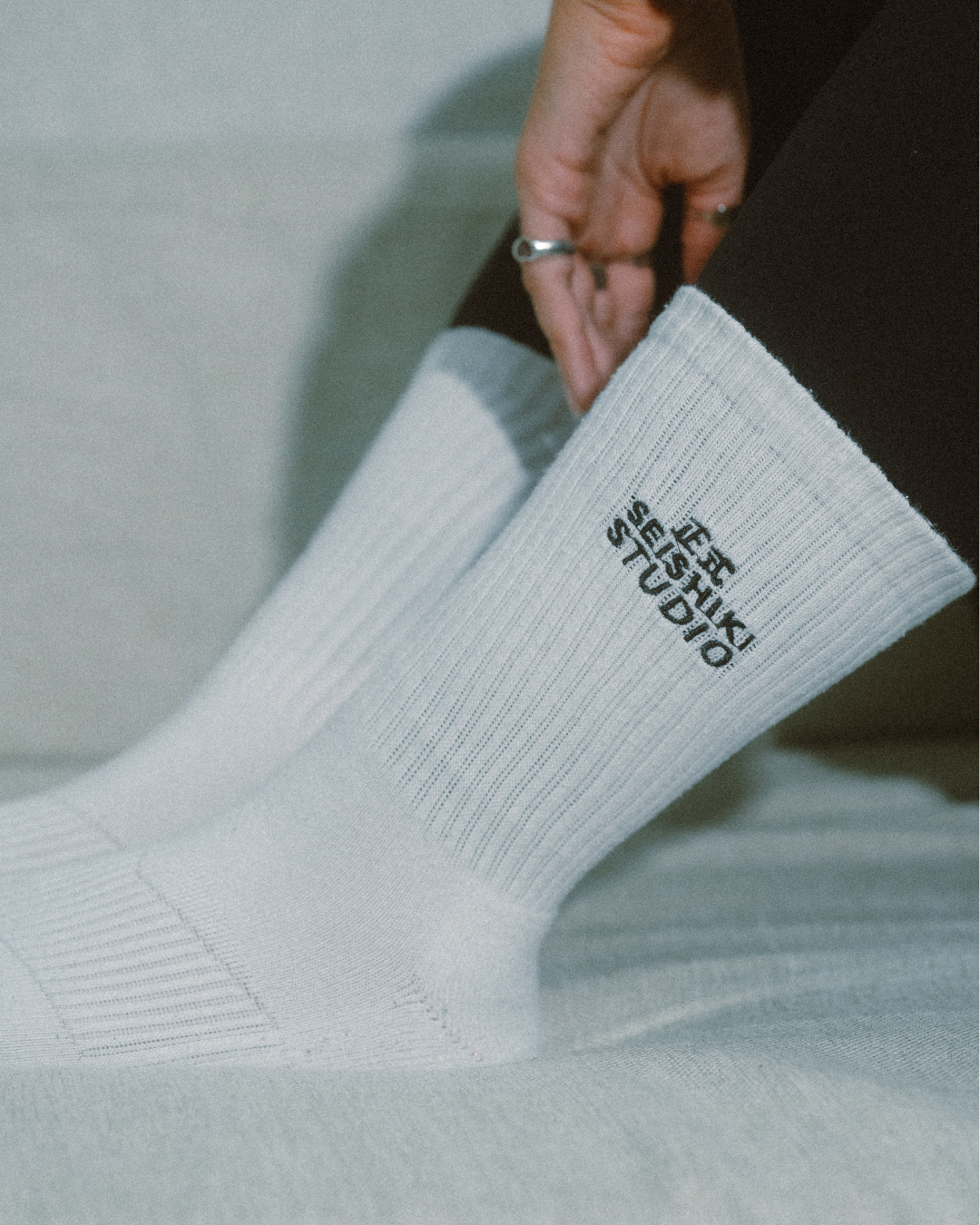 SEISHIKI STUDIO HIGH SOCKS